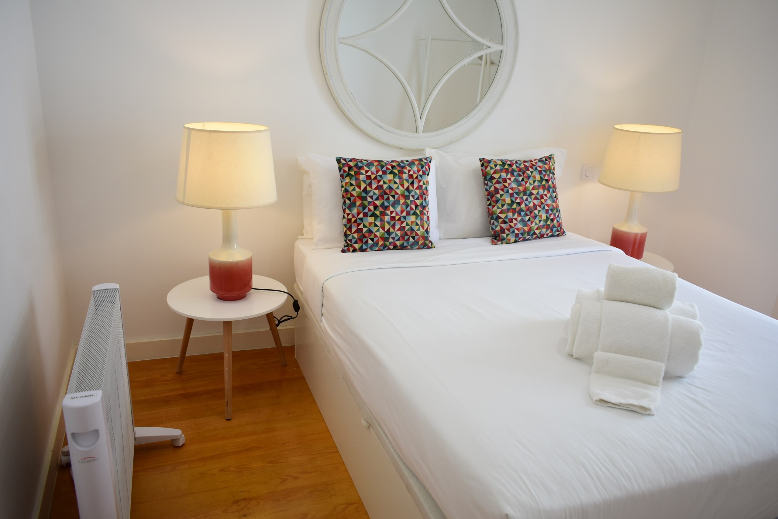 Studio Bedroom em Santa Catarina, lisboa – foto 1 de 14