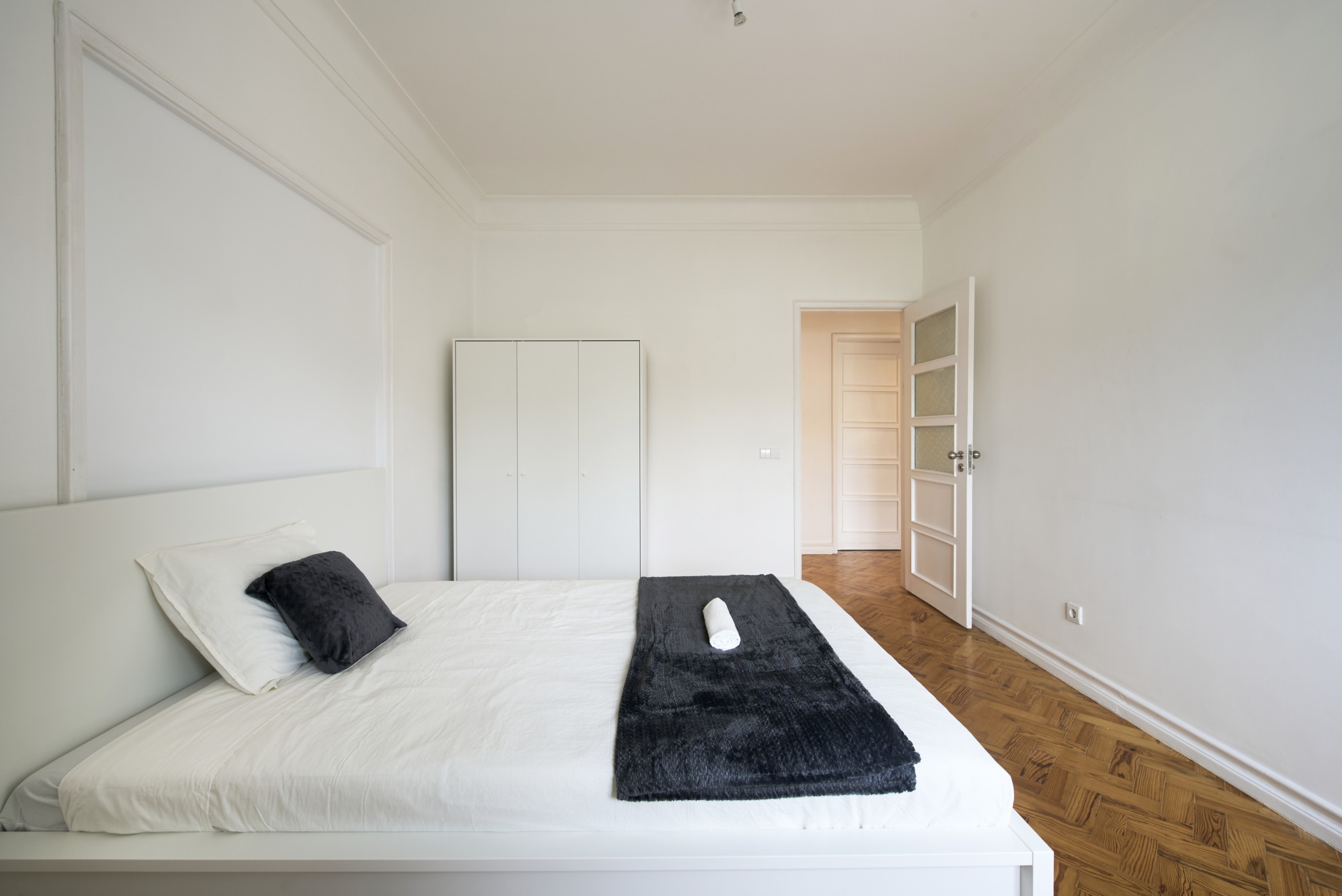 Comfortable Double Room 6 & Bright Workspace em Bairro de São Miguel, lisboa – foto 4 de 23