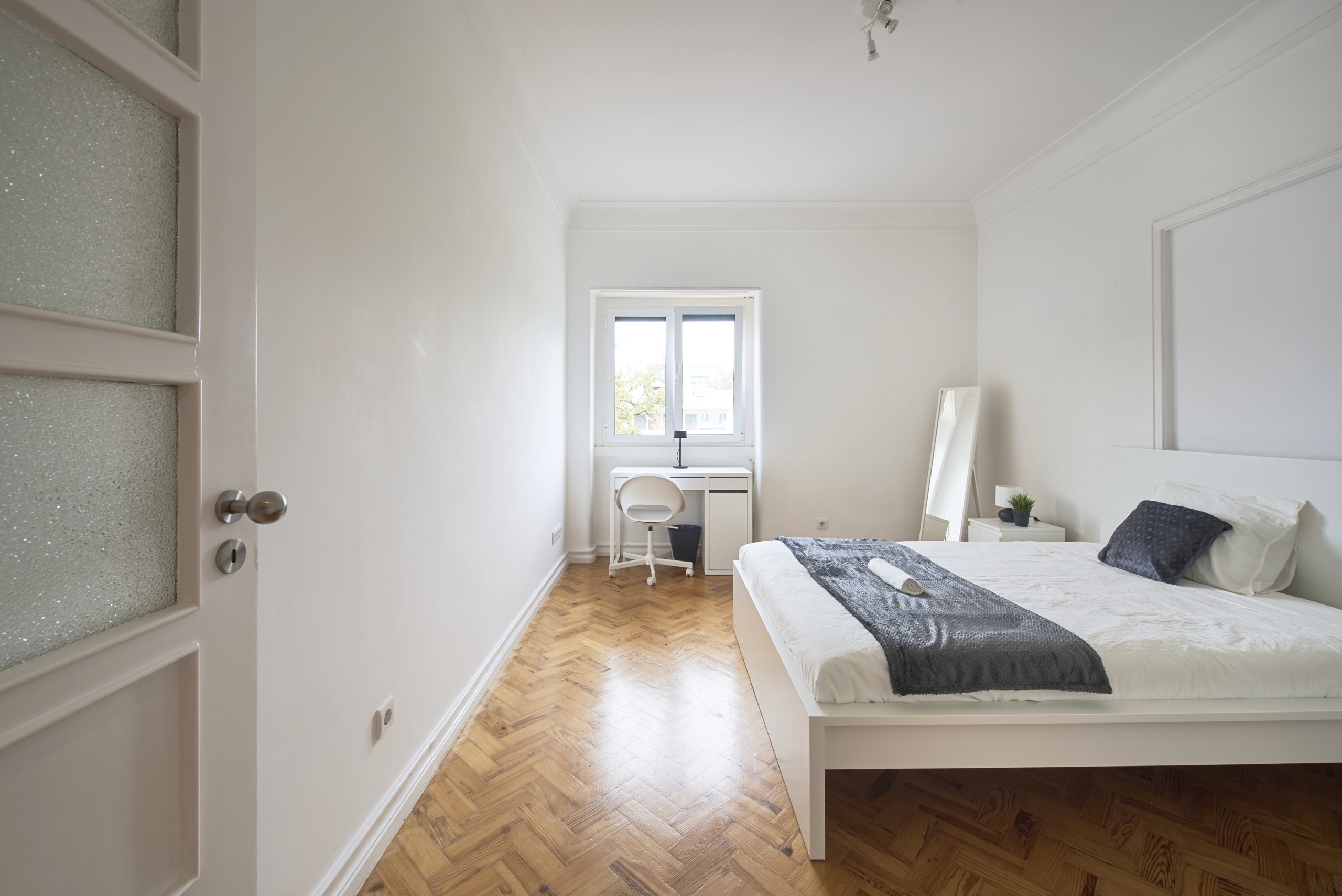 Comfortable Double Room 6 & Bright Workspace em lisboa – foto 1 de 7