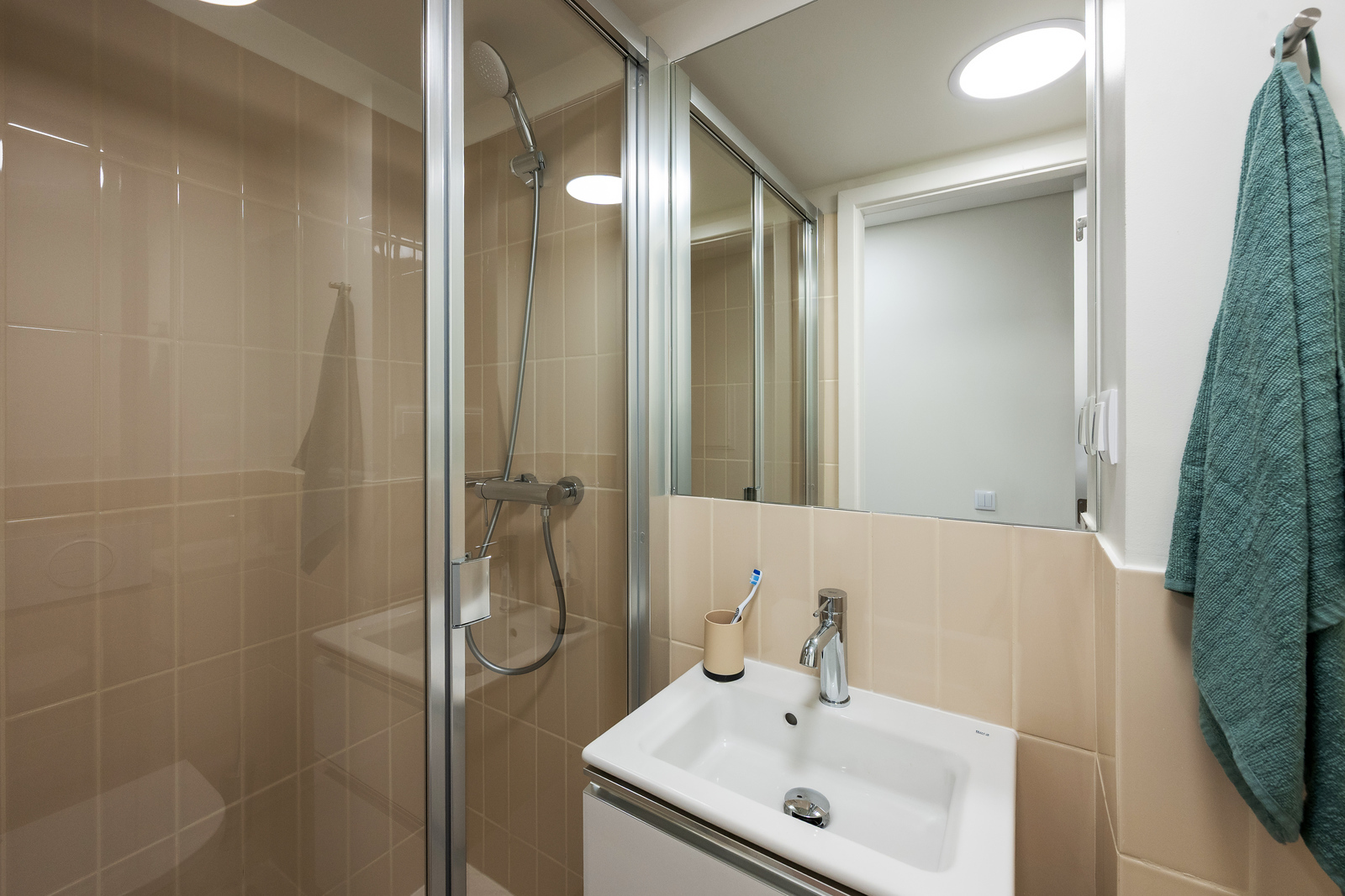 Deluxe Studio Apartment – 3-Month Minimum Stay in Areeiro, lisboa – photo 5 of 28