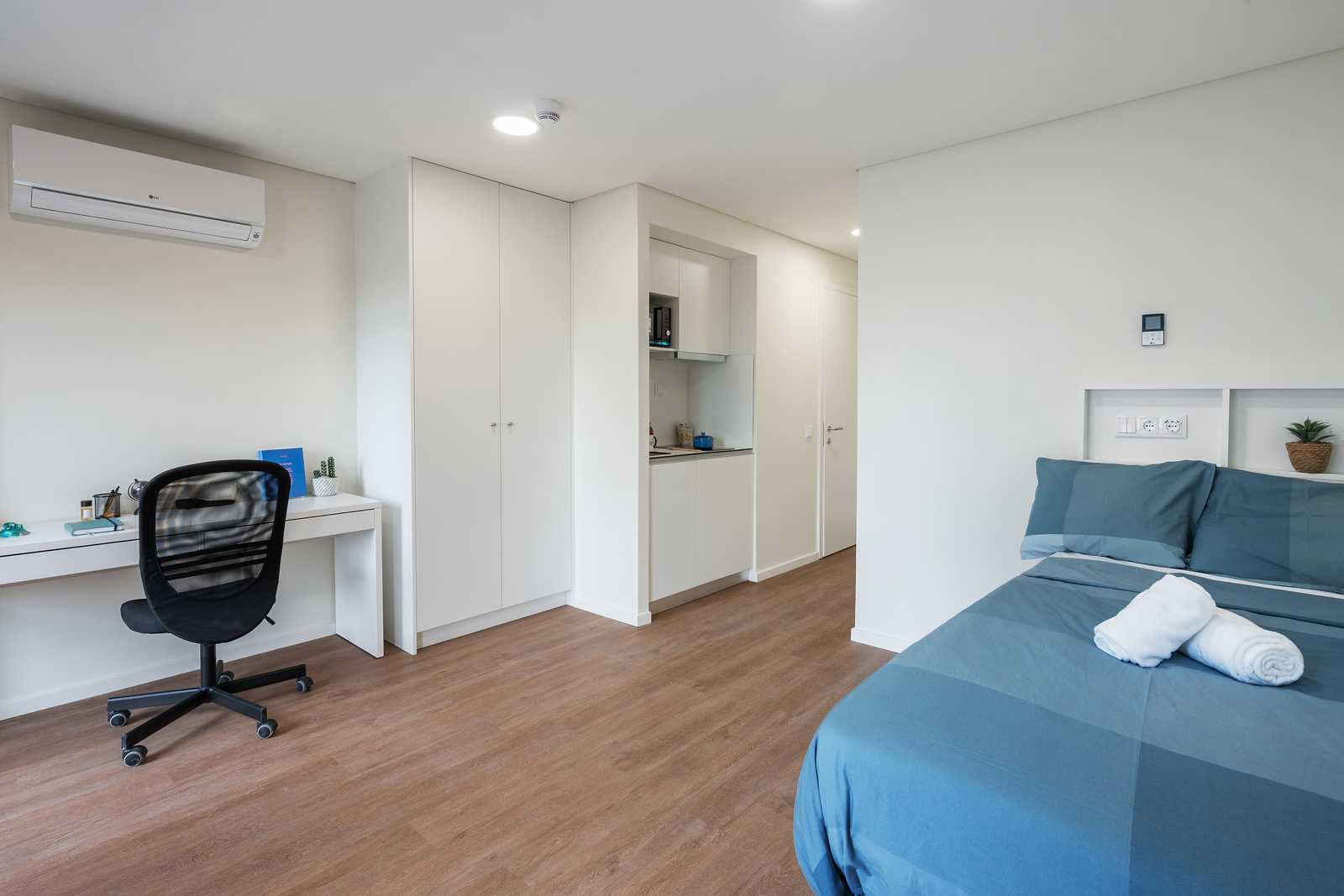 Deluxe Studio Apartment – 3-Month Minimum Stay in Areeiro, lisboa – photo 3 of 28