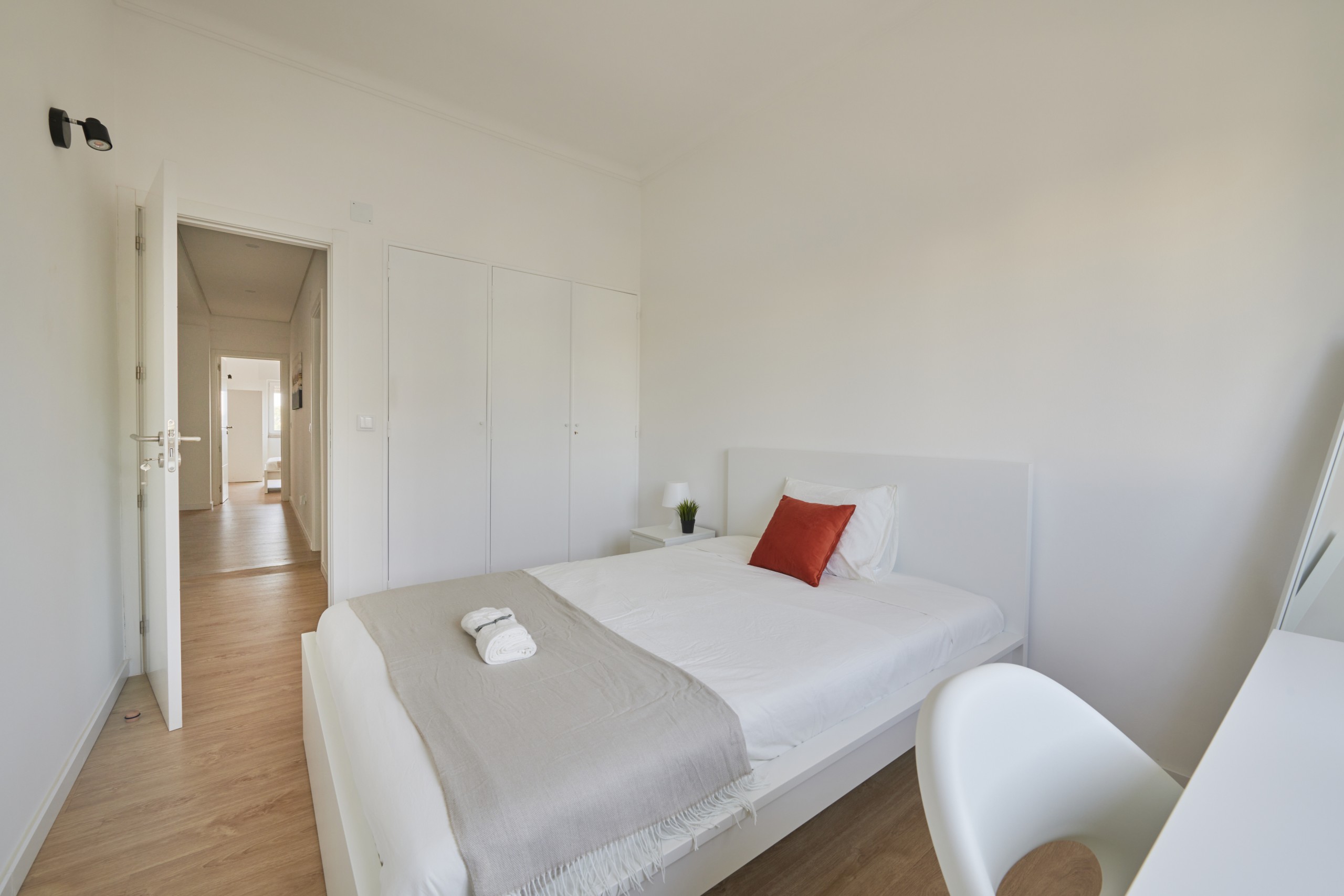 Bright Double Room 6 & Furnished em Lumiar, lisboa – foto 2 de 16