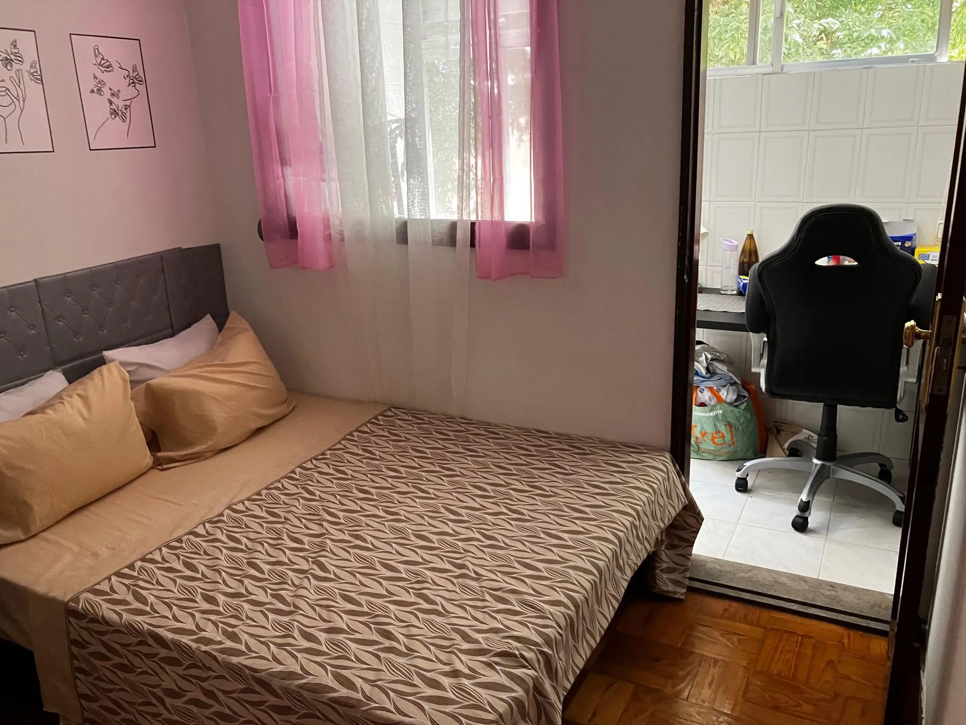 Room 1 in porto – photo 1 of 3