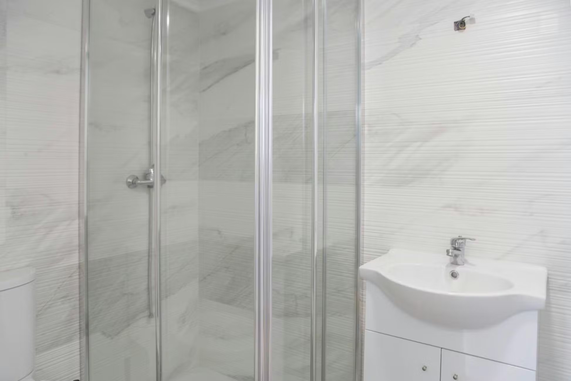 G102 - Cozy Standard Ensuite Room in Rio Tinto, porto – photo 4 of 19