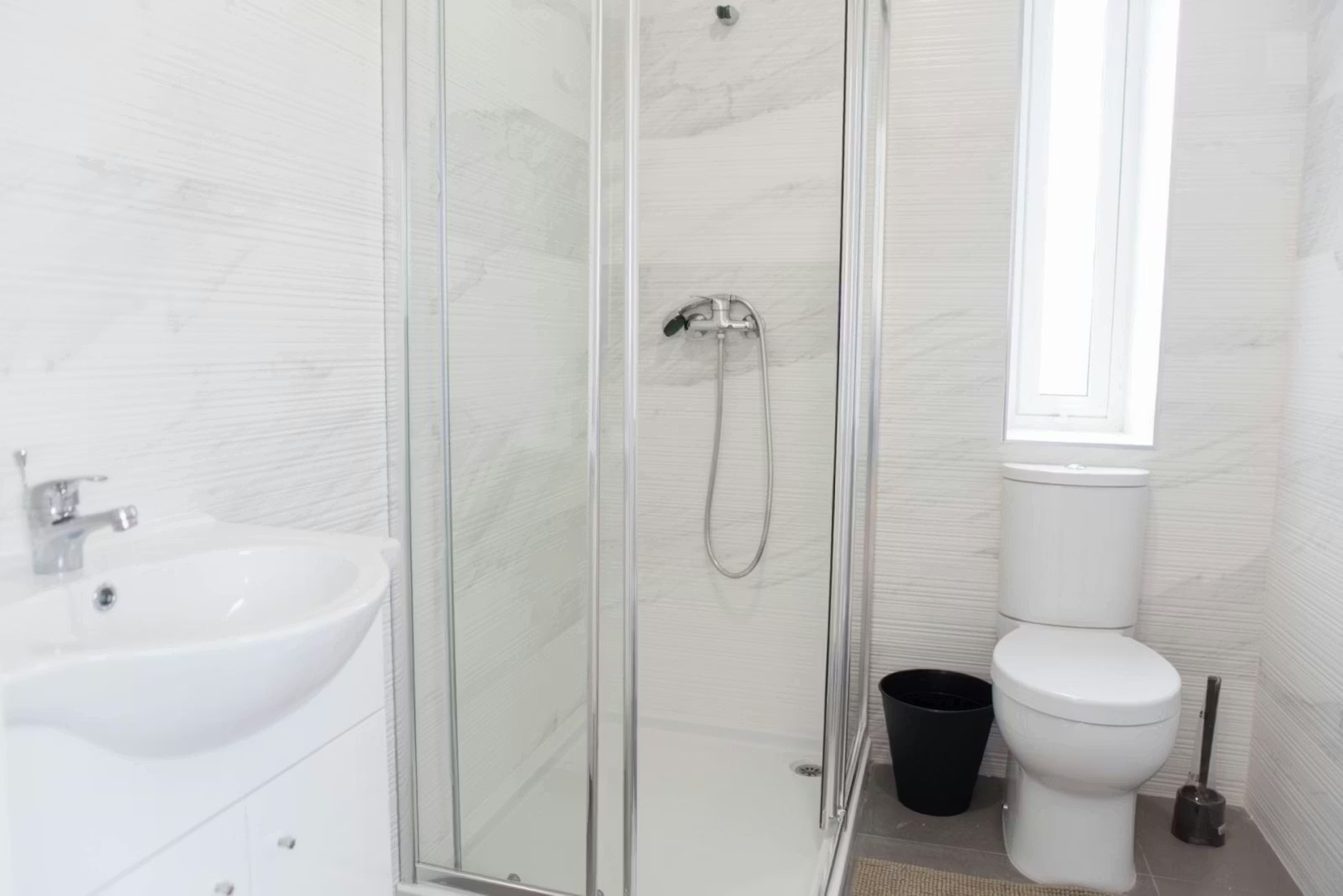 G301 - Airy Superior Room with Sunny Balcony em Rio Tinto, porto – foto 4 de 19