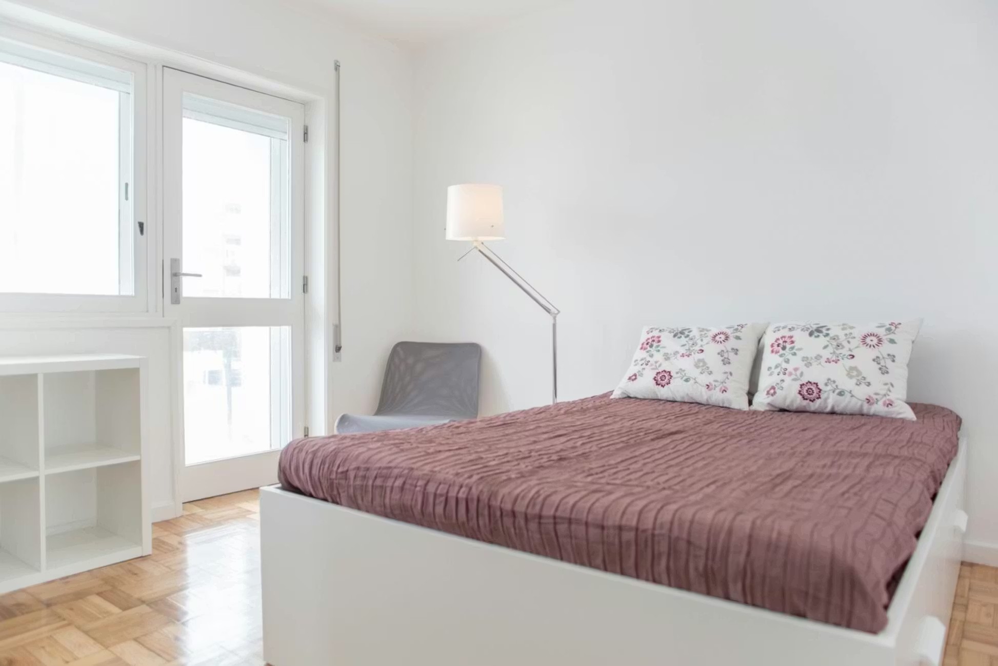 G301 - Airy Superior Room with Sunny Balcony em Rio Tinto, porto – foto 3 de 19
