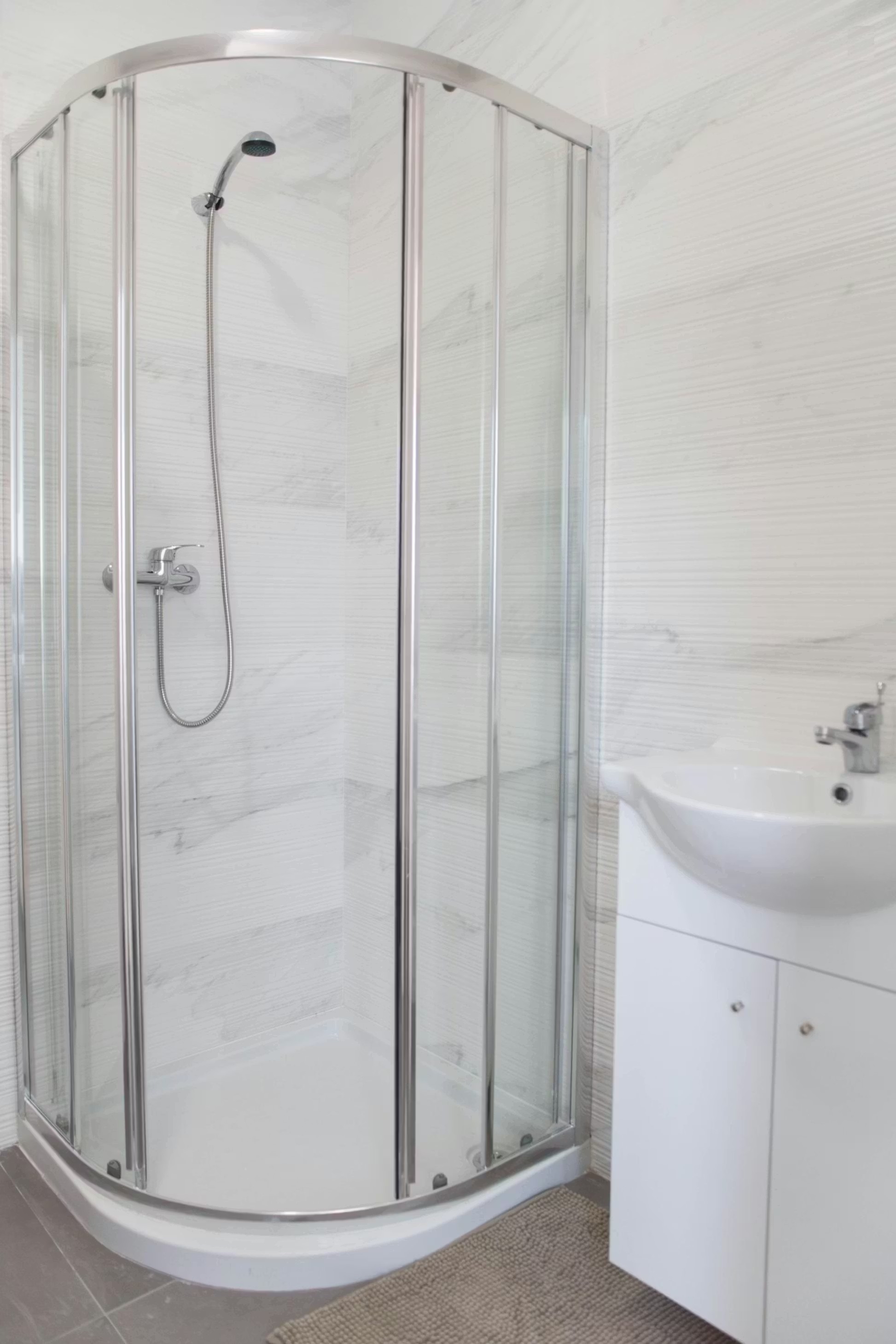 G302 - Comfortable Standard Ensuite in Rio Tinto, porto – photo 3 of 21