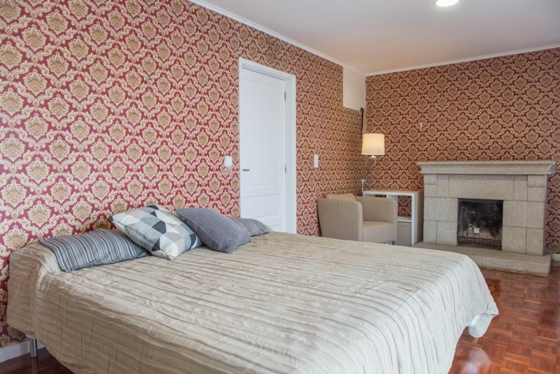 G201 - Deluxe Twin Suite with Sofa & Balcony in Rio Tinto, porto – photo 4 of 21