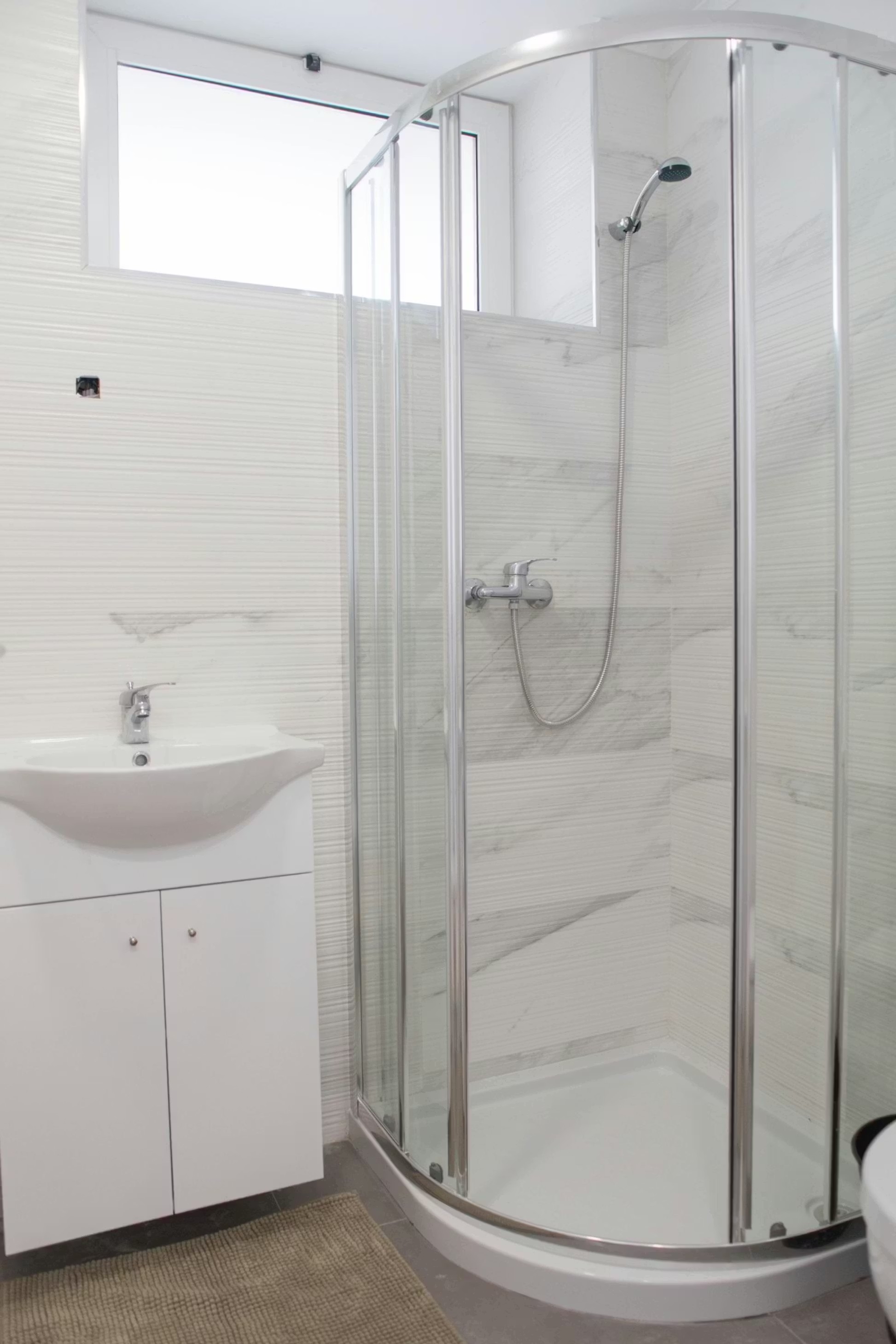 G105 - Modern Superior Room with Private Bath in Rio Tinto, porto – photo 5 of 21