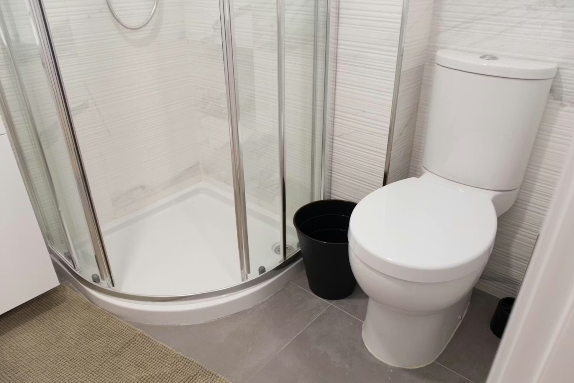 G104 - Spacious Superior Double Ensuite in Rio Tinto, porto – photo 4 of 21