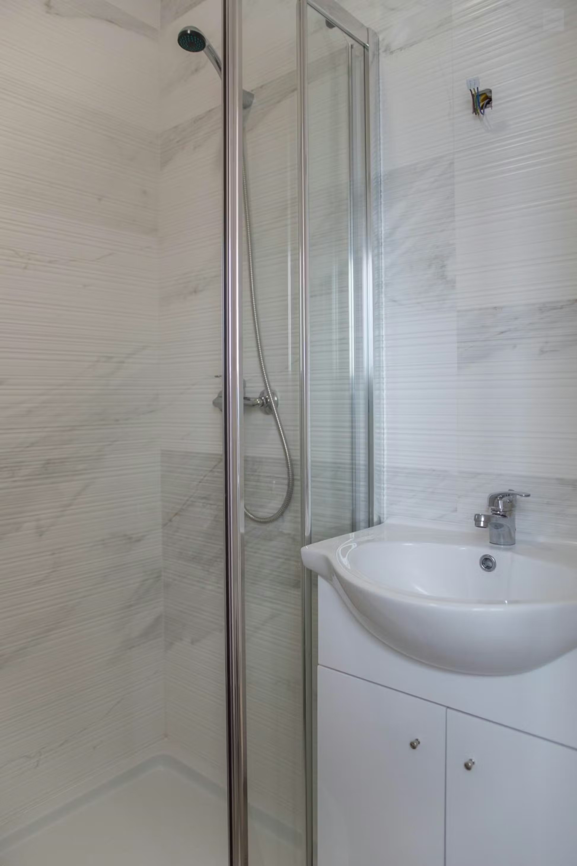 G304 - Large Superior Ensuite with View em Rio Tinto, porto – foto 3 de 20