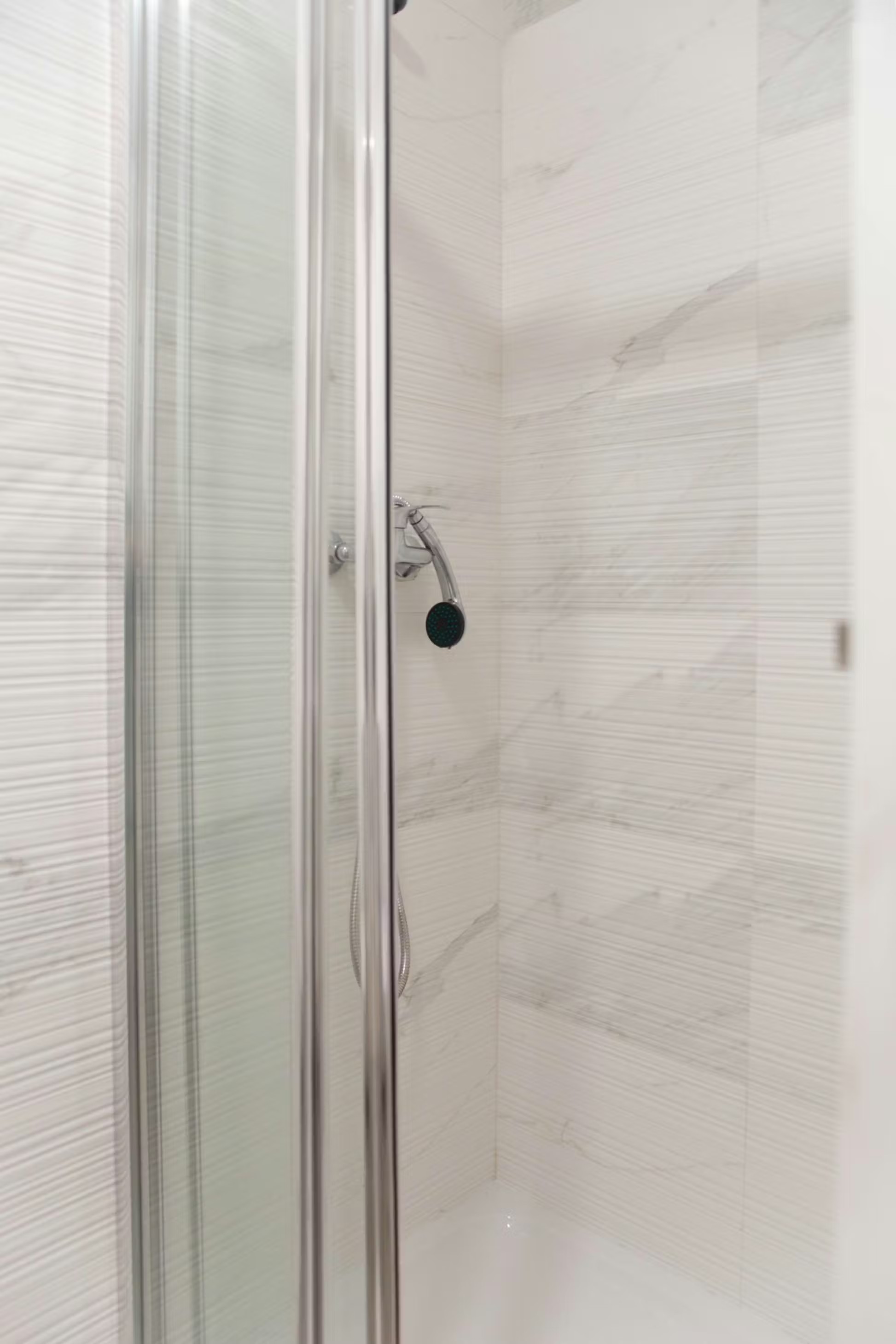 G103 - Quiet Standard Room with Private Bath in Rio Tinto, porto – photo 4 of 19