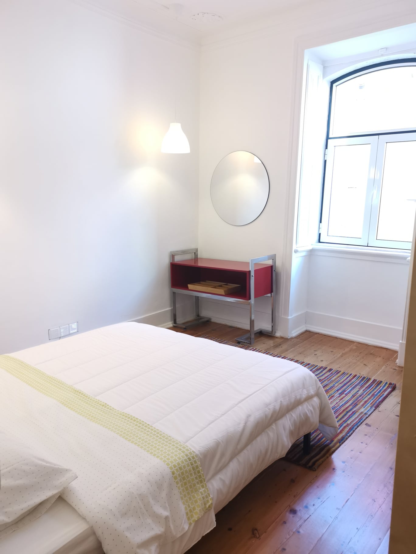 Room 5 em Encarnação, lisboa – foto 3 de 14