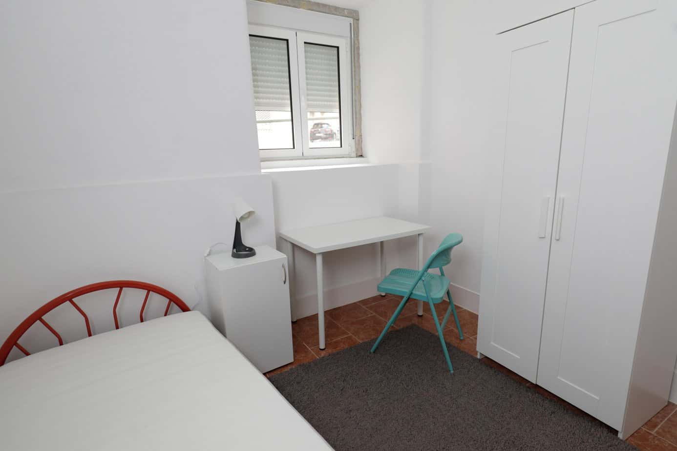 Room 2 - Furnished Single & Quiet em Olaias, lisboa – foto 2 de 19