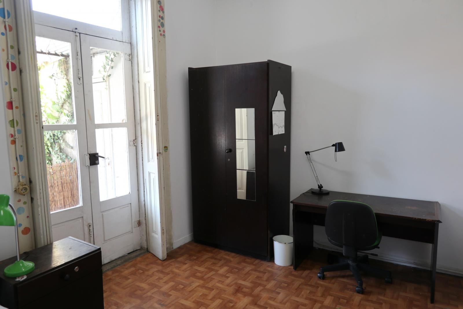 Simple single Room 106 in Cedofeita, porto – photo 2 of 22