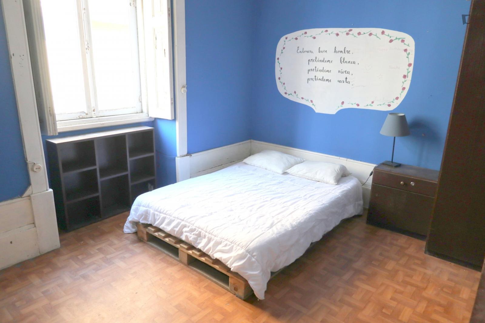 Spacious Double Room 201 in porto – photo 1 of 2
