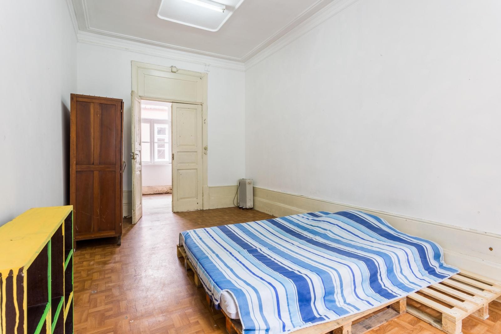 Neat double Room 204 in porto – photo 1 of 2