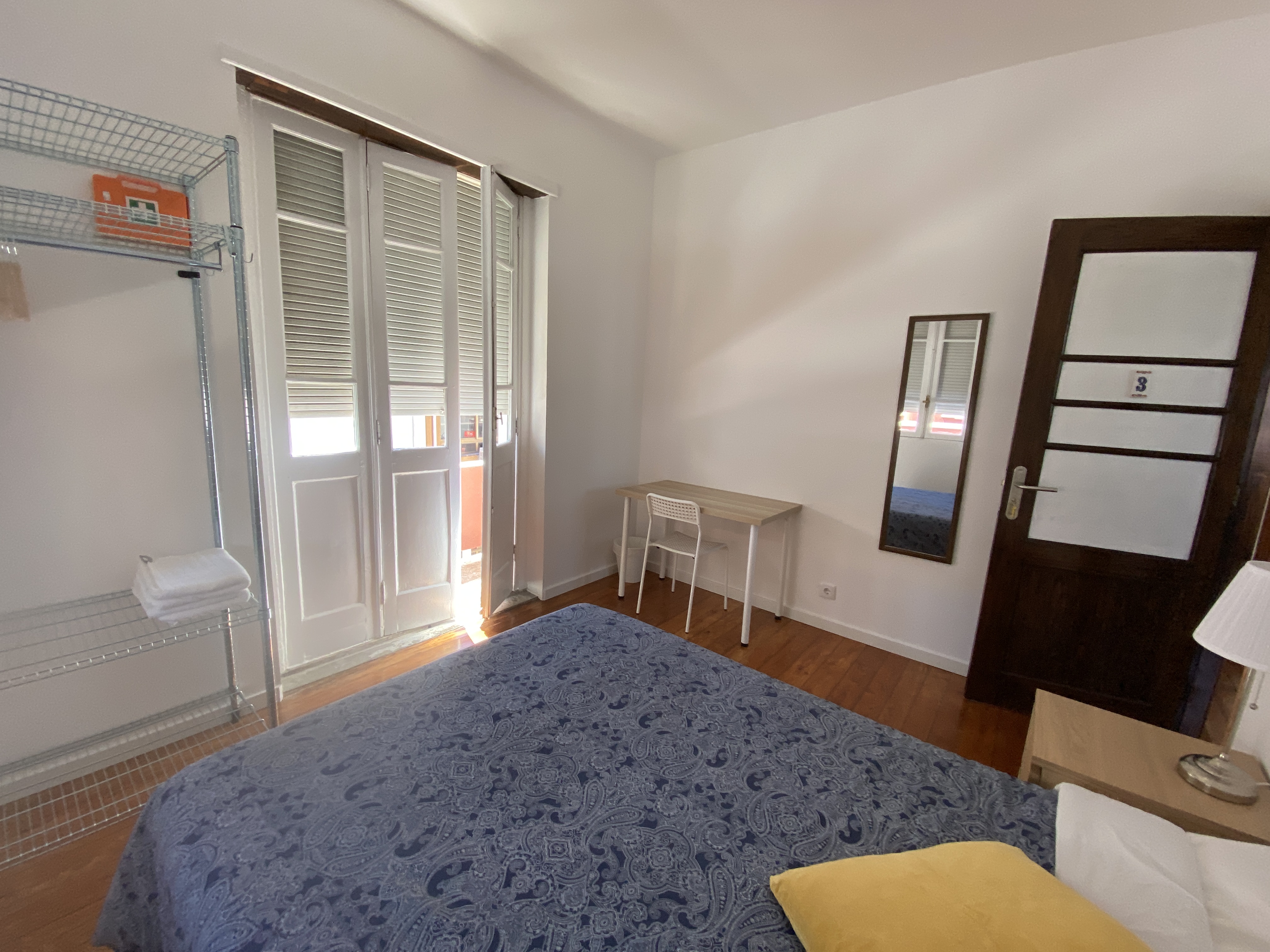 54 Room 3 in cedofeita, porto – photo 5 of 17