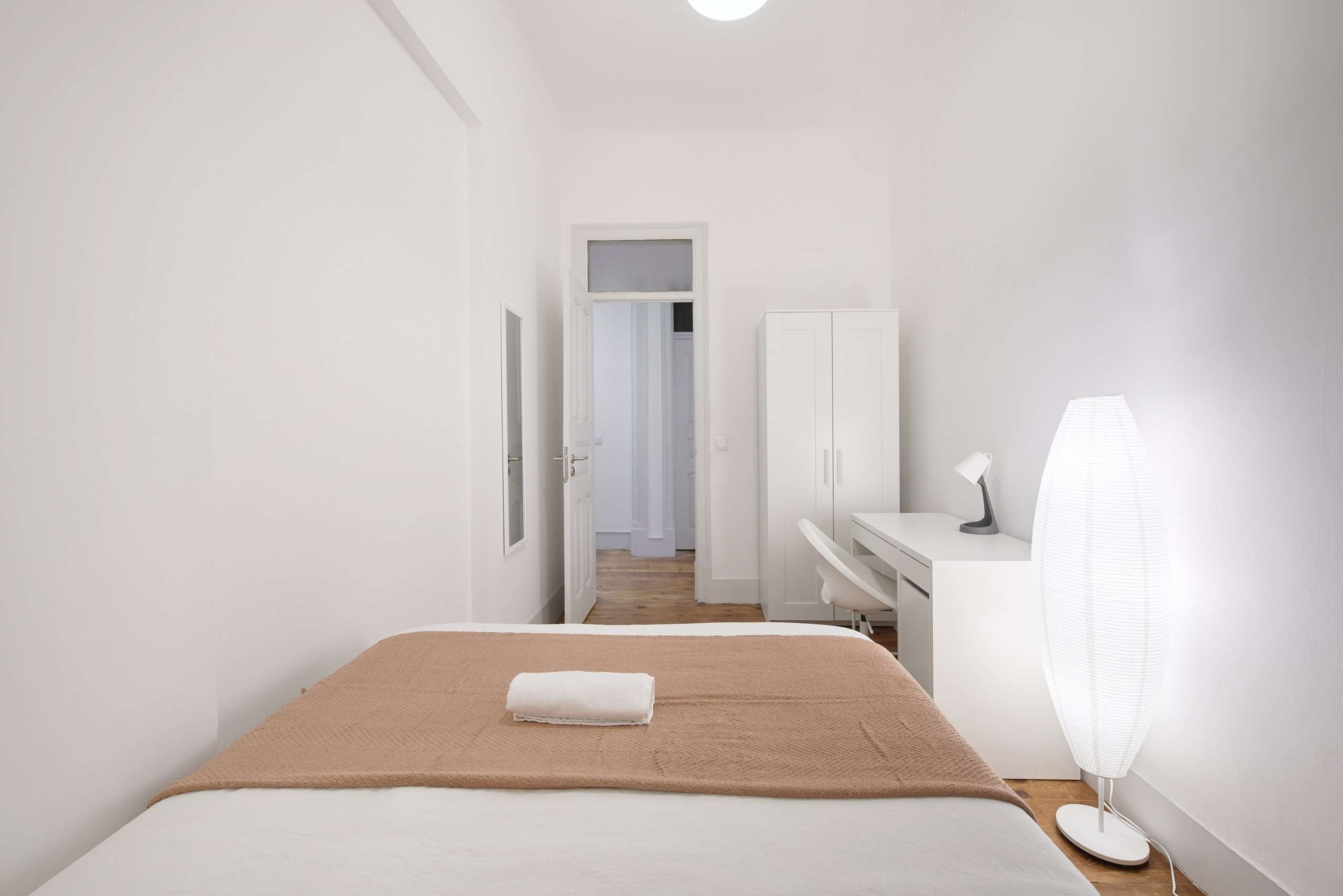 Equipped Double Room 6 & Workspace em Coração de Jesus, lisboa – foto 4 de 13