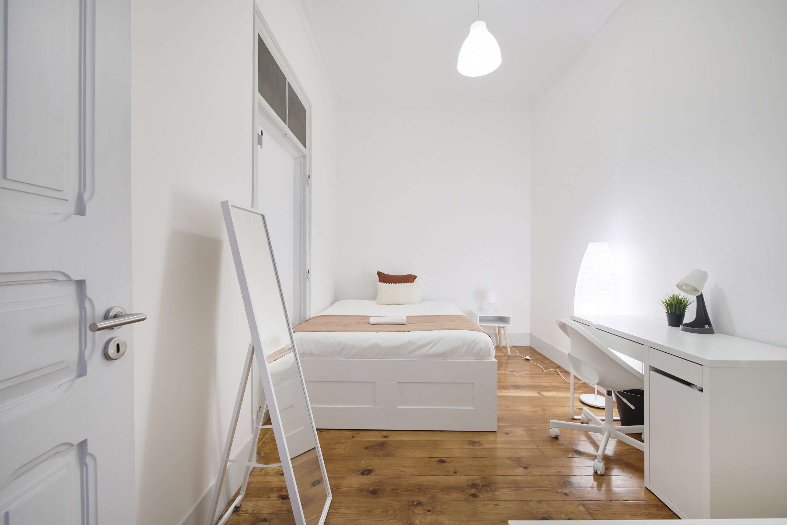 Inviting Double Room 5 & Balcony em Coração de Jesus, lisboa – foto 3 de 12