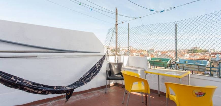 Inviting Single Room 2 with Furnishings em Alto do Pina, lisboa – foto 3 de 9
