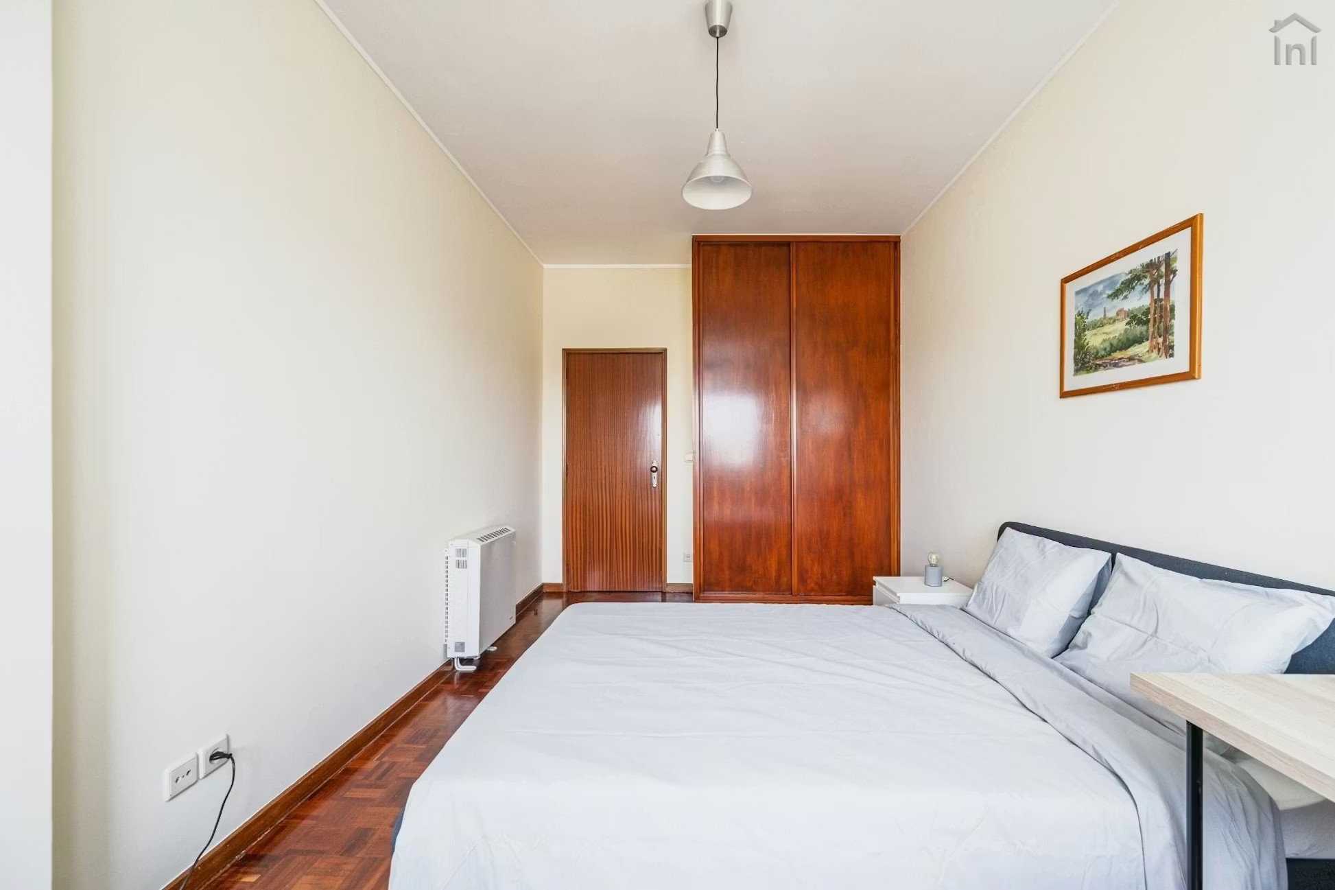 Room 2- Quarto Cinzento em Lordelo do Ouro, porto – foto 2 de 19