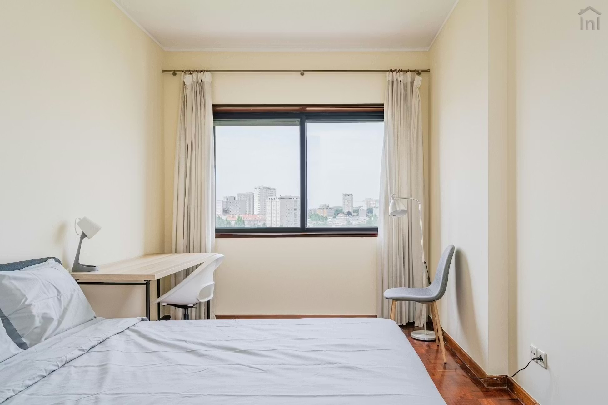 Room 2- Quarto Cinzento em Lordelo do Ouro, porto – foto 3 de 19
