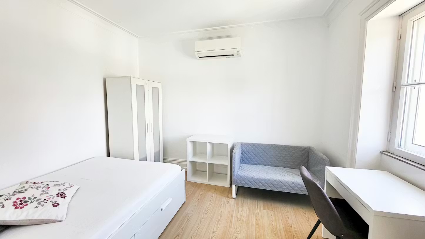 O203 - Spacious Superior Room em porto – foto 1 de 7