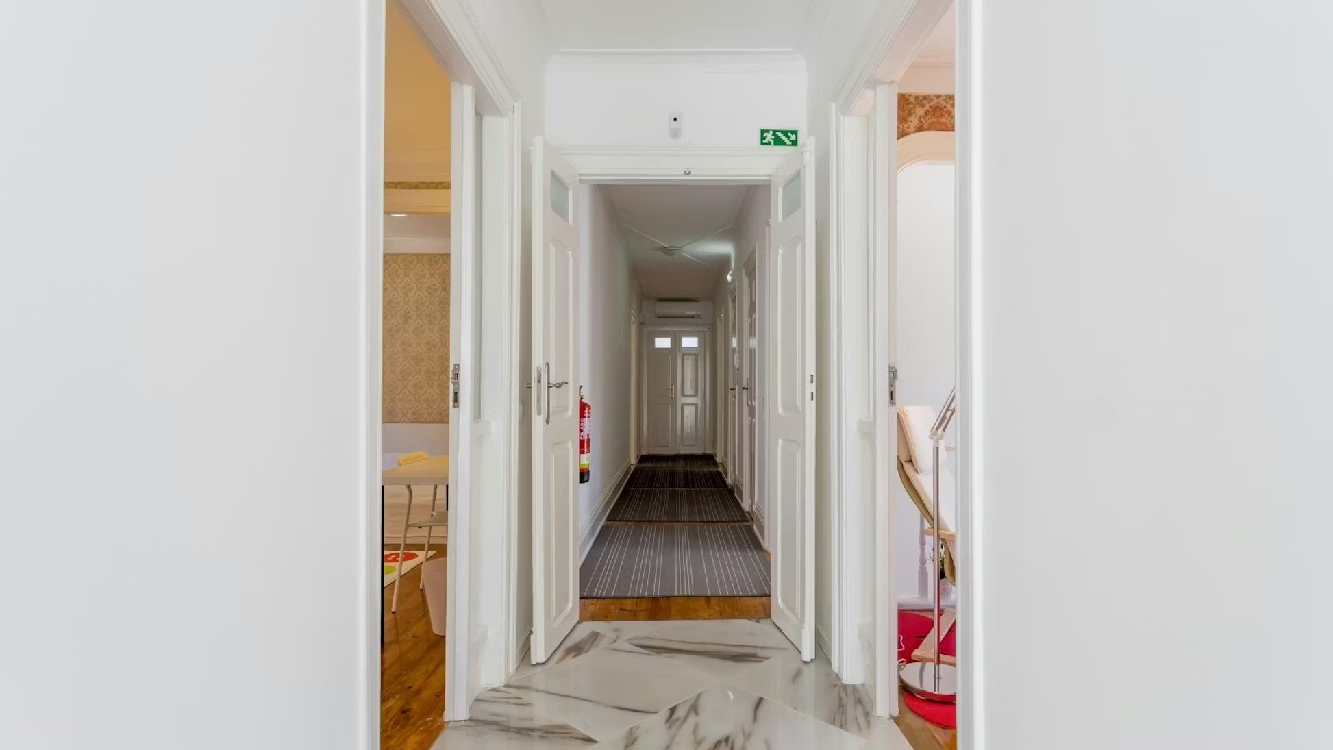 O303 - Spacious Superior Room in Rio Tinto, porto – photo 5 of 18