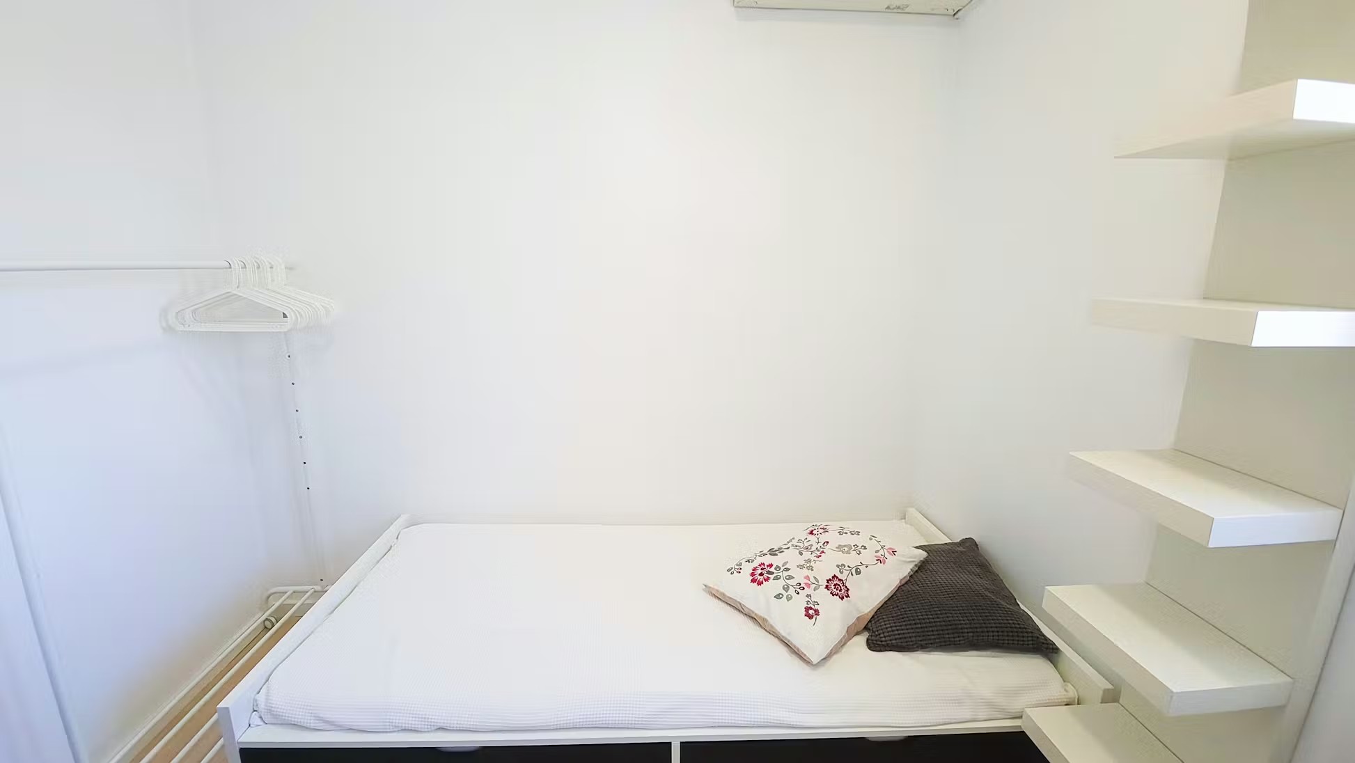 O102 - Cozy Standard Room in Rio Tinto, porto – photo 4 of 19