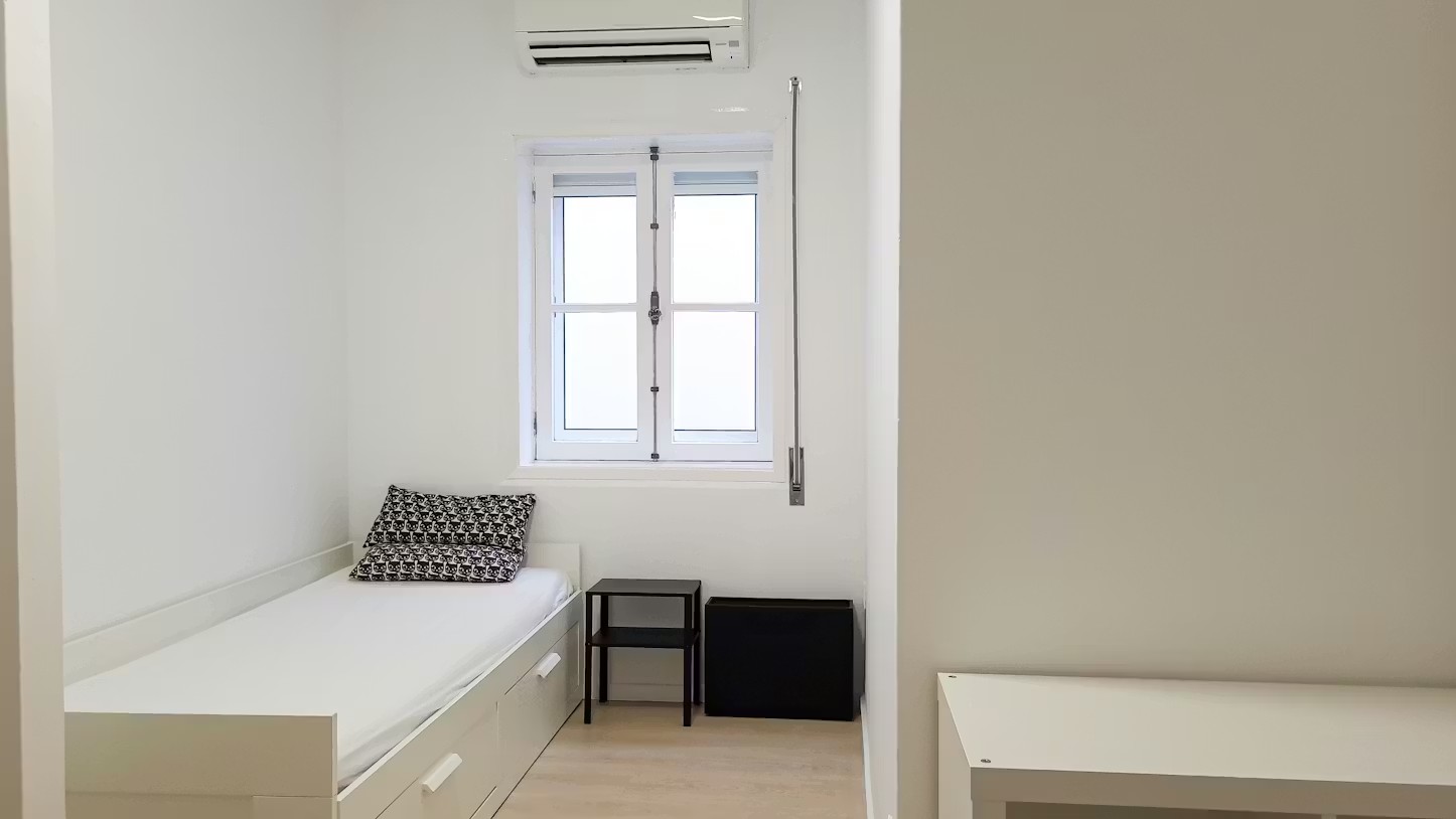 O105 - Cozy Standard Room in porto – photo 1 of 5