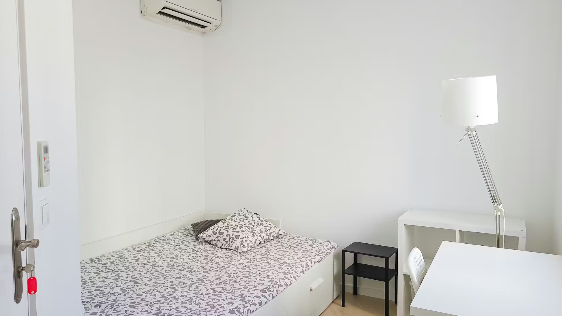 O101 - Spacious Superior Room in Rio Tinto, porto – photo 2 of 20