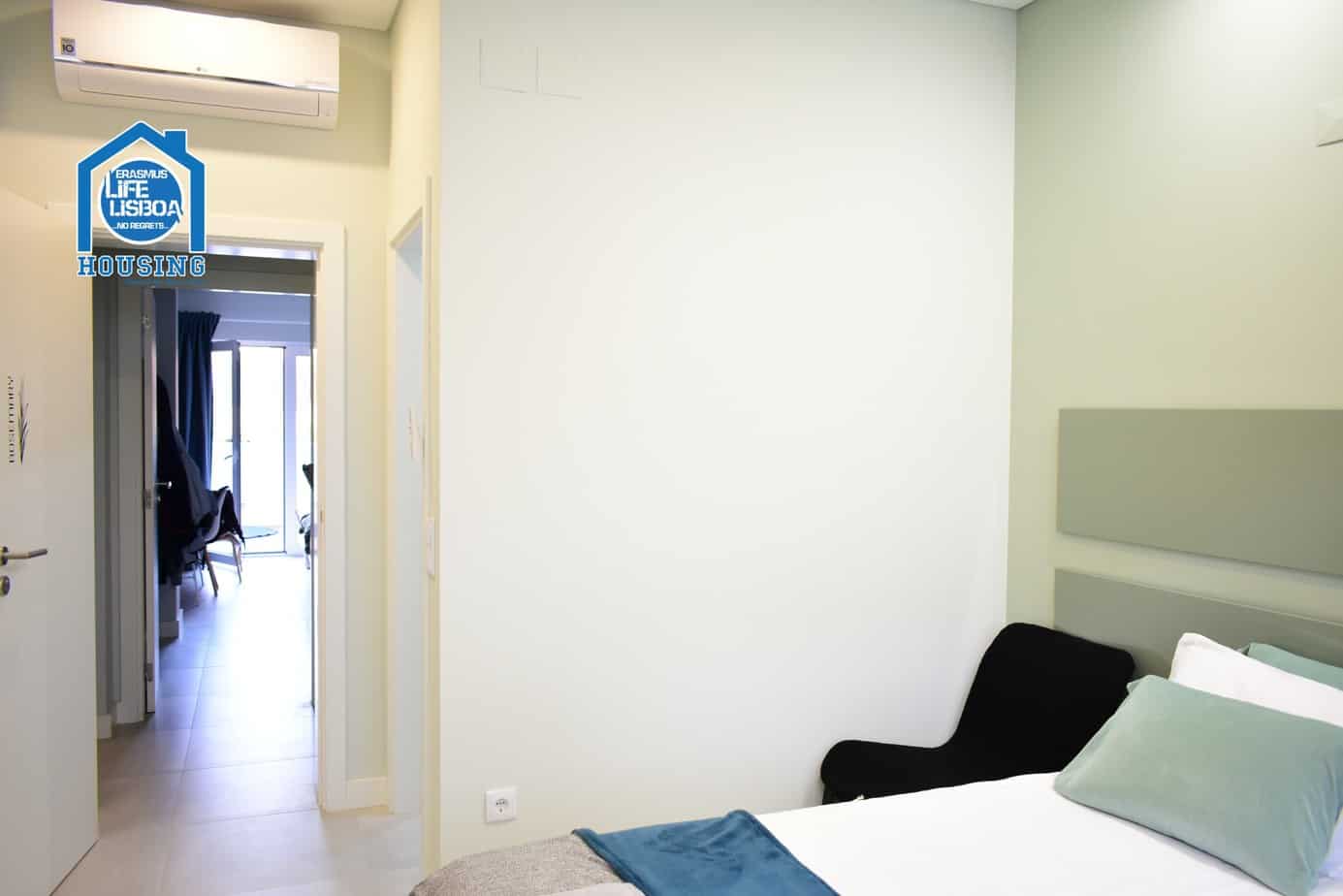 Room 6 "Rosemary" in Algés, lisboa – photo 4 of 23
