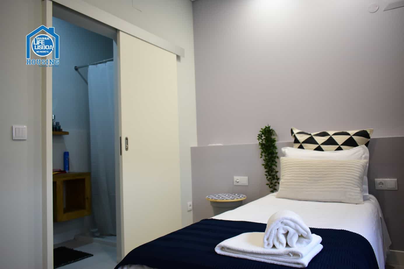 Room 7 "Lavander" in Algés, lisboa – photo 3 of 25