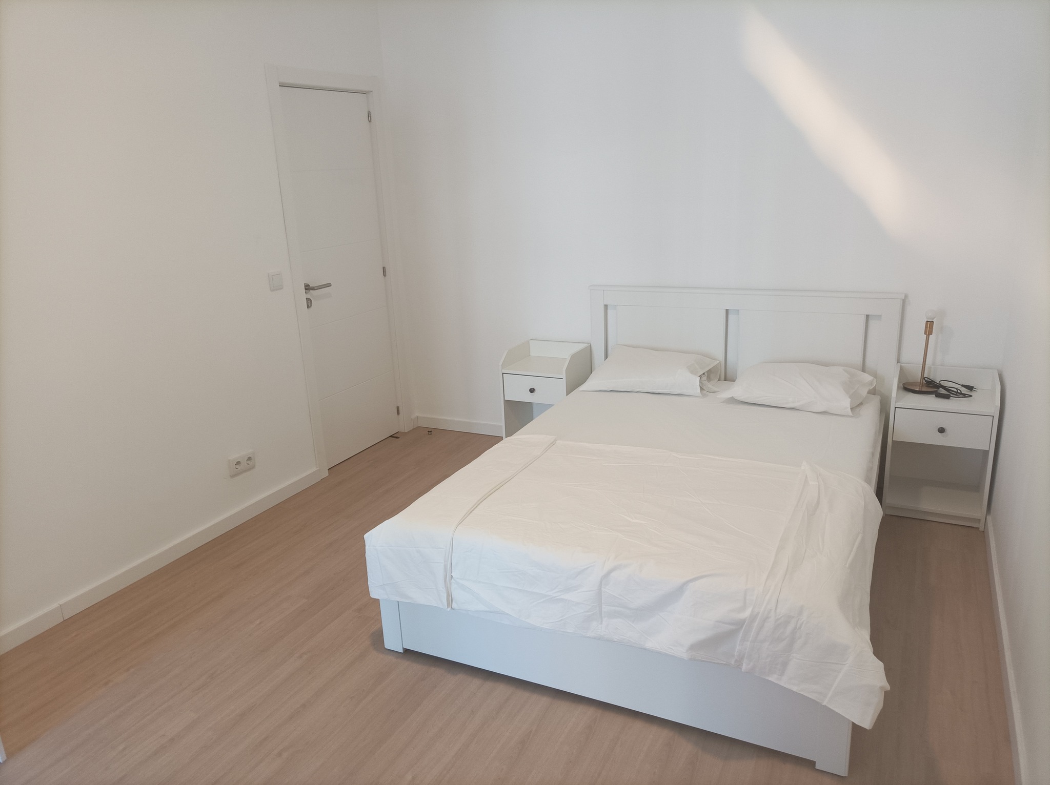 Well-furnished Double Room 6 w/ private bathroom em São Jorge de Arroios, lisboa – foto 3 de 26