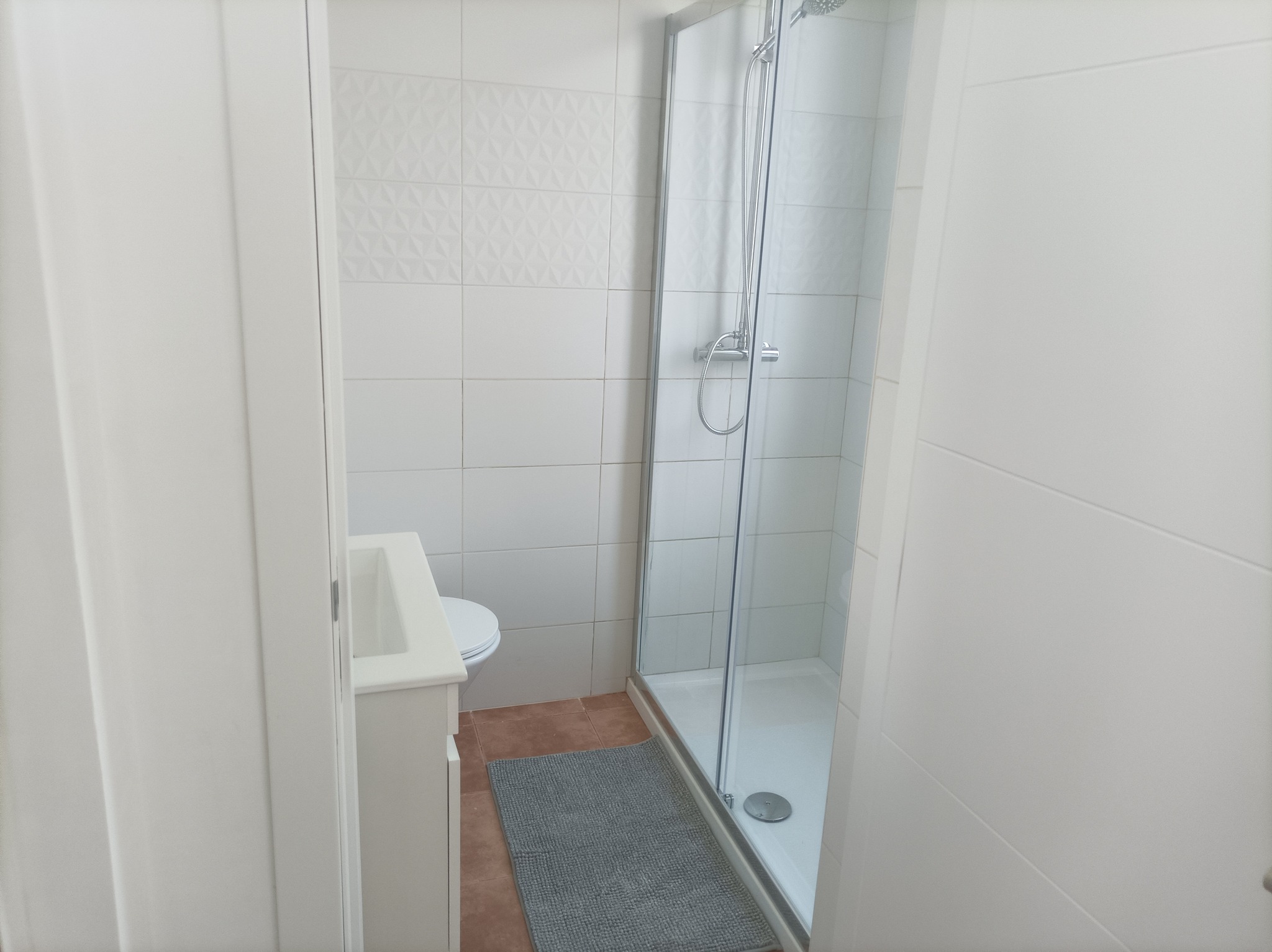 Well-furnished Double Room 6 w/ private bathroom em São Jorge de Arroios, lisboa – foto 5 de 26