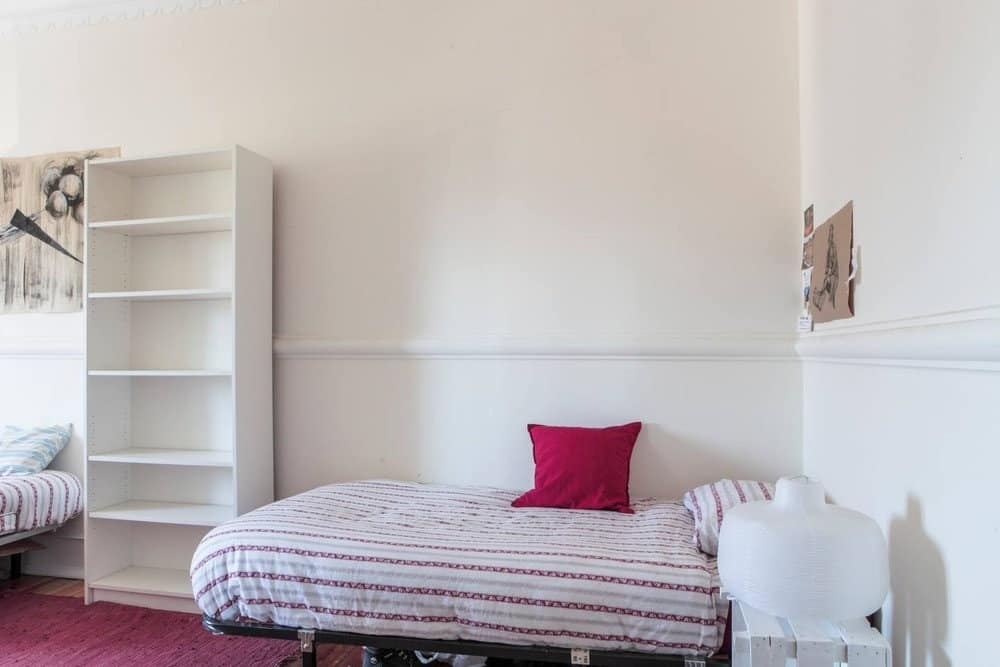 Functional Twin Room 5 & Storage in lisboa – photo 1 of 4