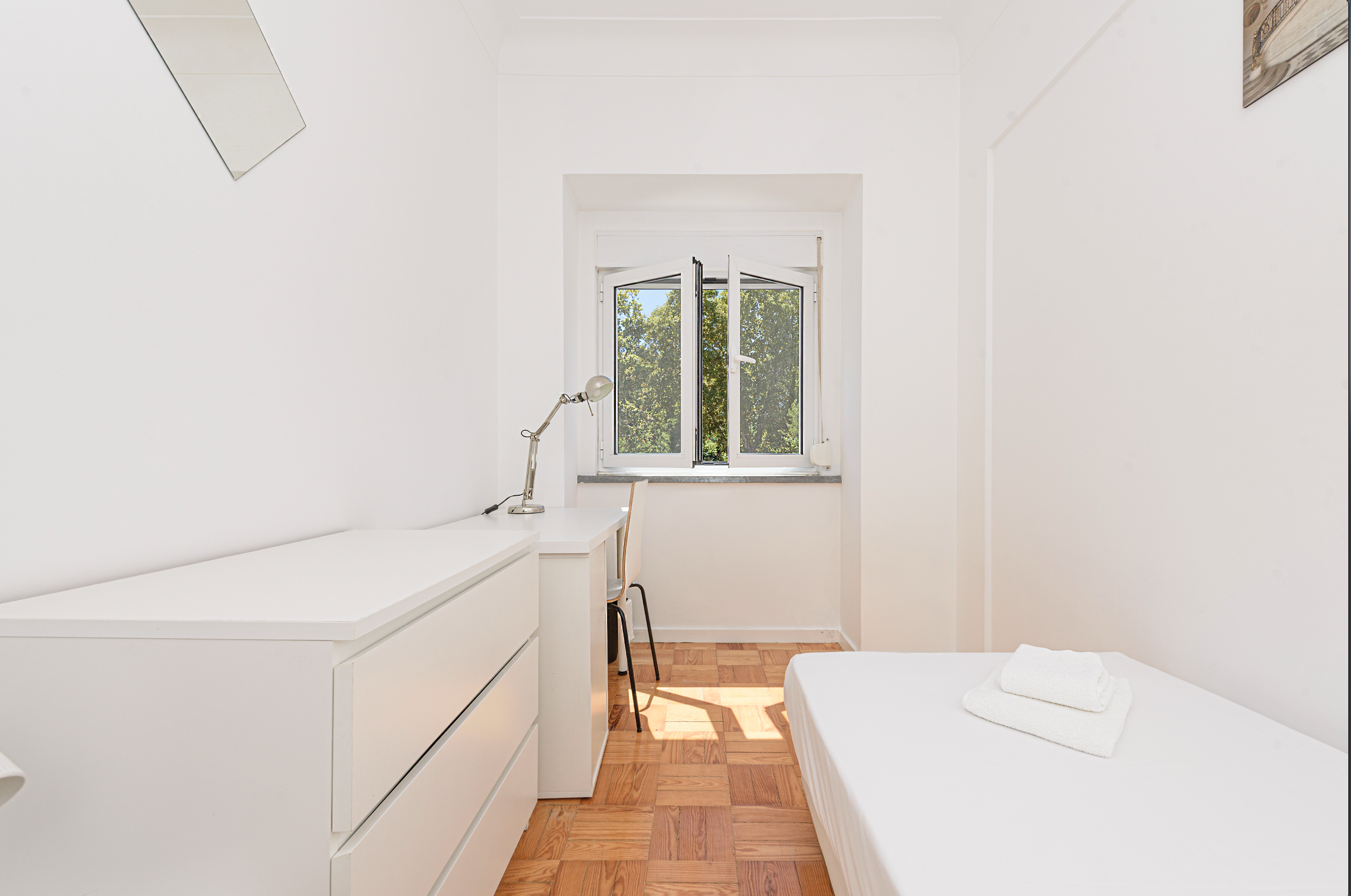 Room 2423 em Jardim Zoologico, lisboa – foto 2 de 13