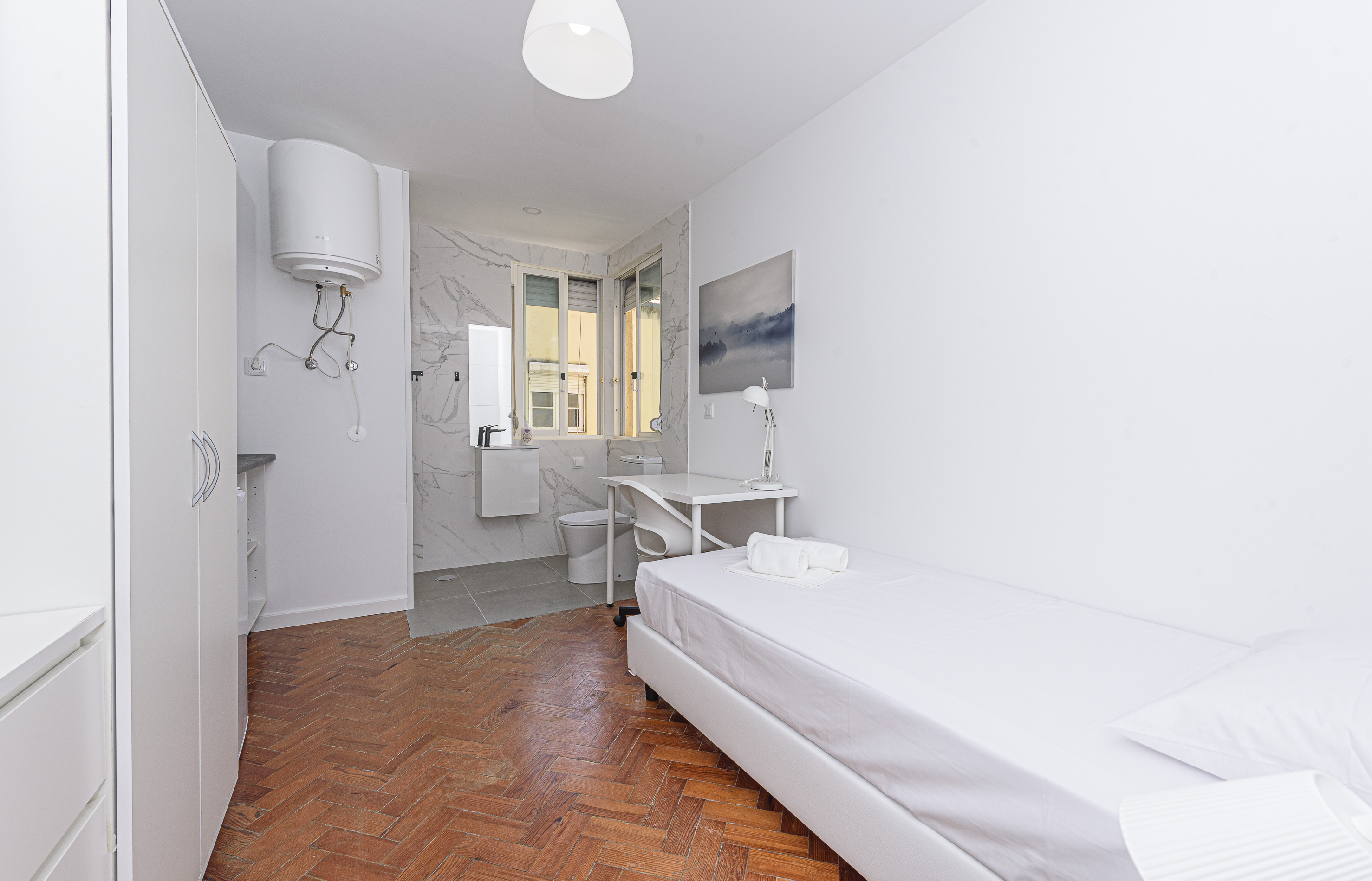 8903 in lisboa – photo 1 of 5