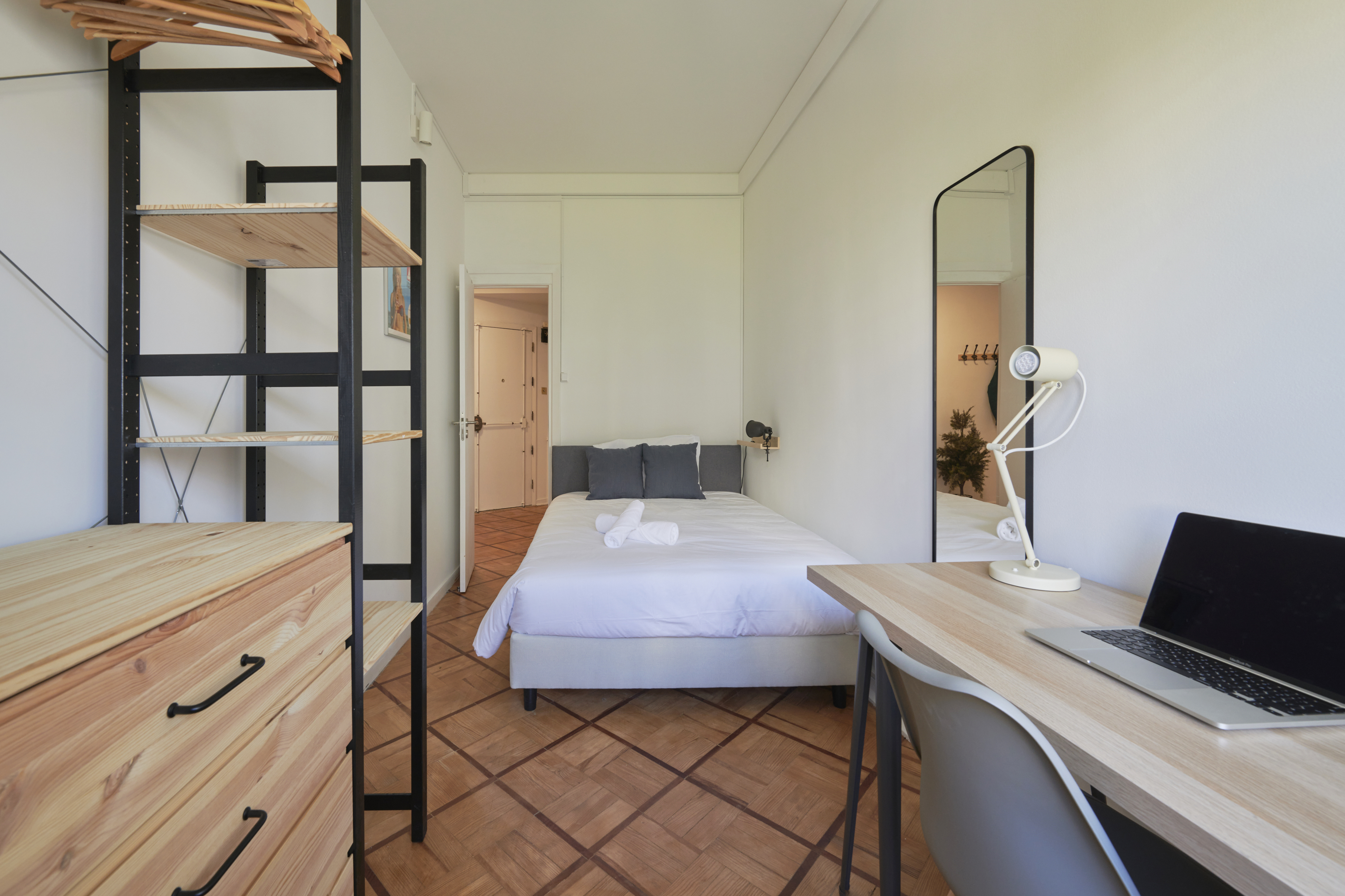 Quarto 1 in lisboa – photo 1 of 10