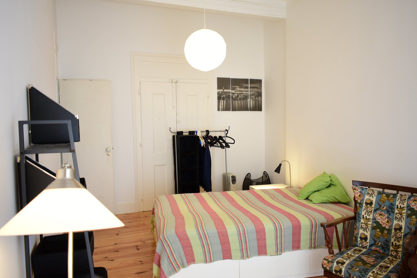 Big room nº 1 with double bed in Bairro Alto em lisboa – foto 1 de 3