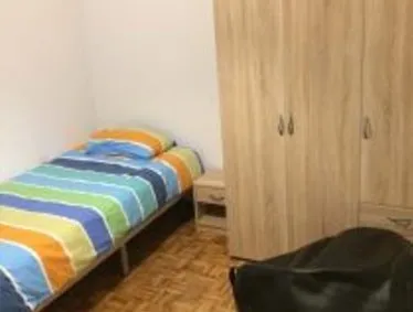 Stylish Single Room 4 with Modern Shared Spaces & Prime Location em porto – foto 1 de 4