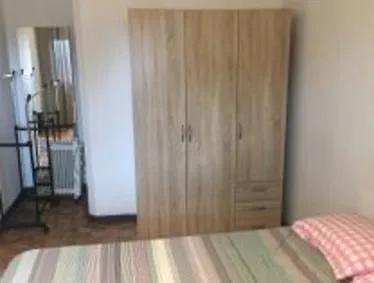 Bright Double Room 1 with Large Window & Desk in Campanhã, porto – photo 2 of 14