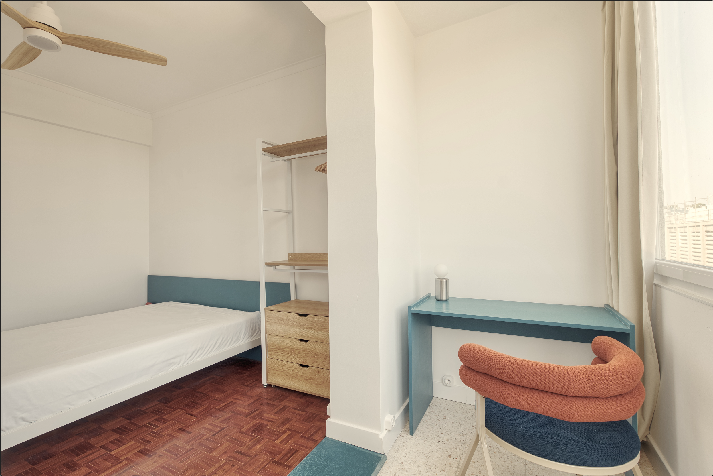 Light-Filled Double Room 5 with Cozy Atmosphere em São Domingos de Benfica, lisboa – foto 2 de 17