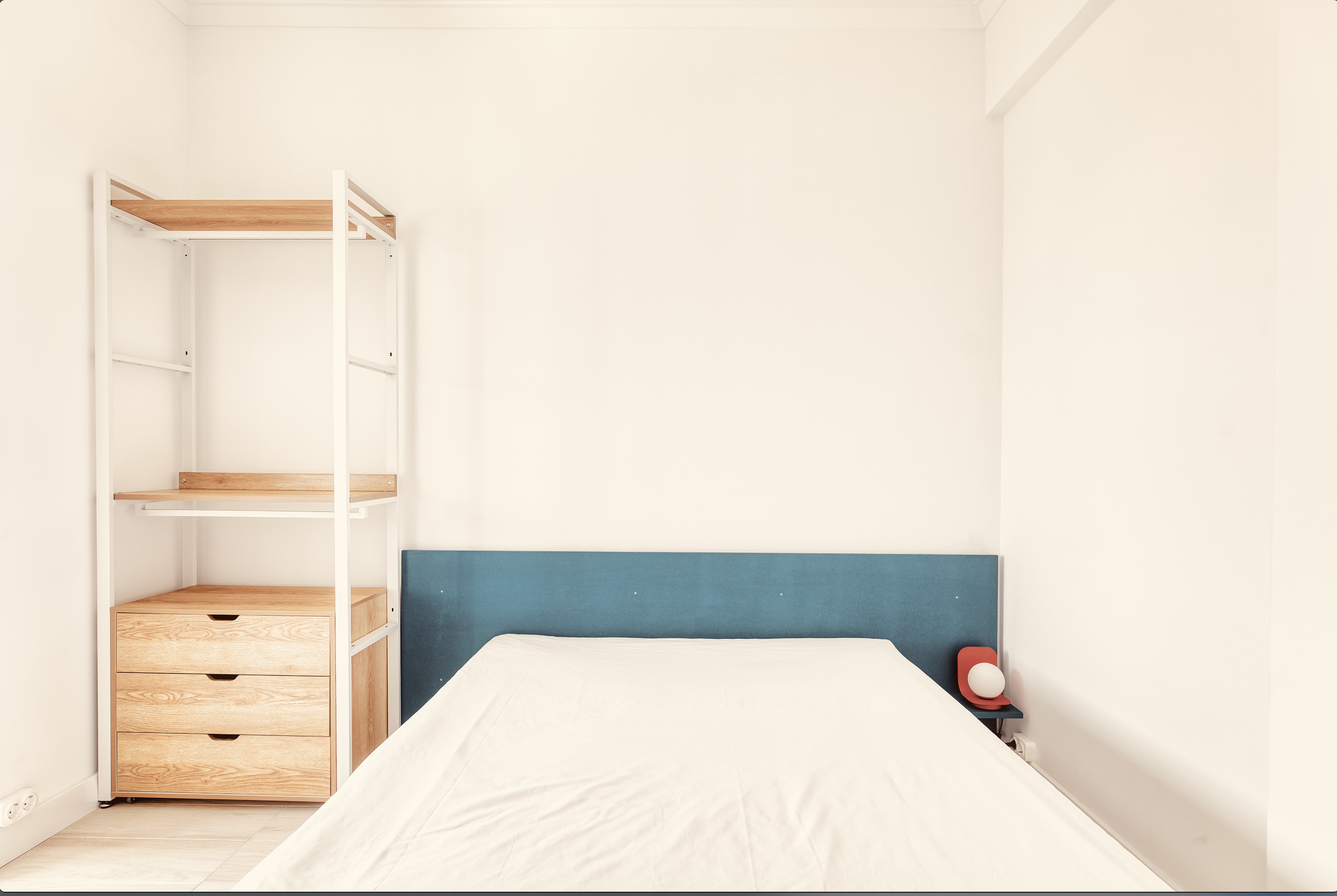 Spacious Double Room 5 with Large Window em São Domingos de Benfica, lisboa – foto 4 de 14