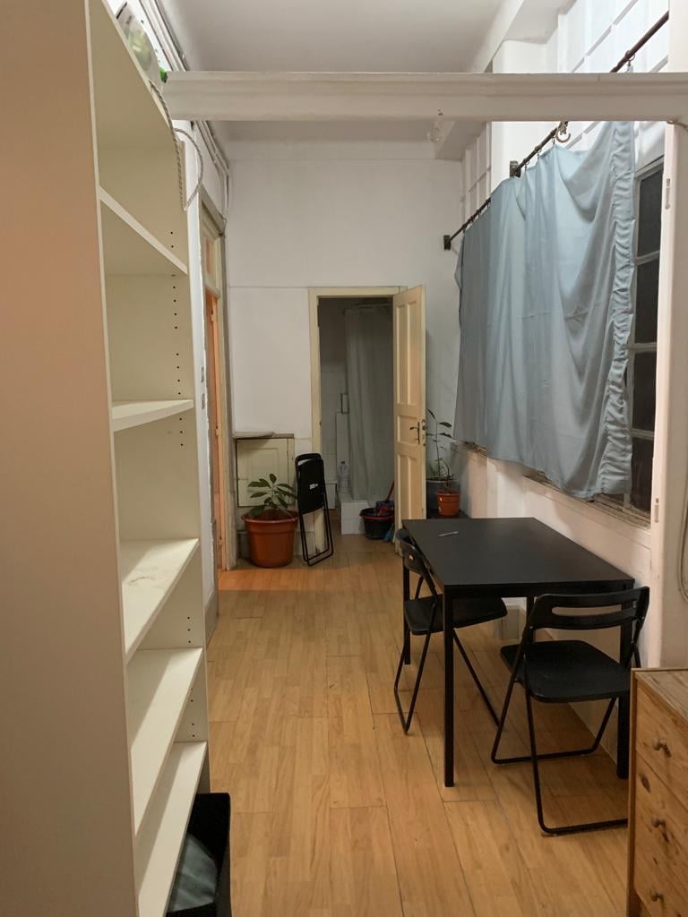 Tranquil Double Room 5 with Natural Light em Areeiro, lisboa – foto 3 de 12
