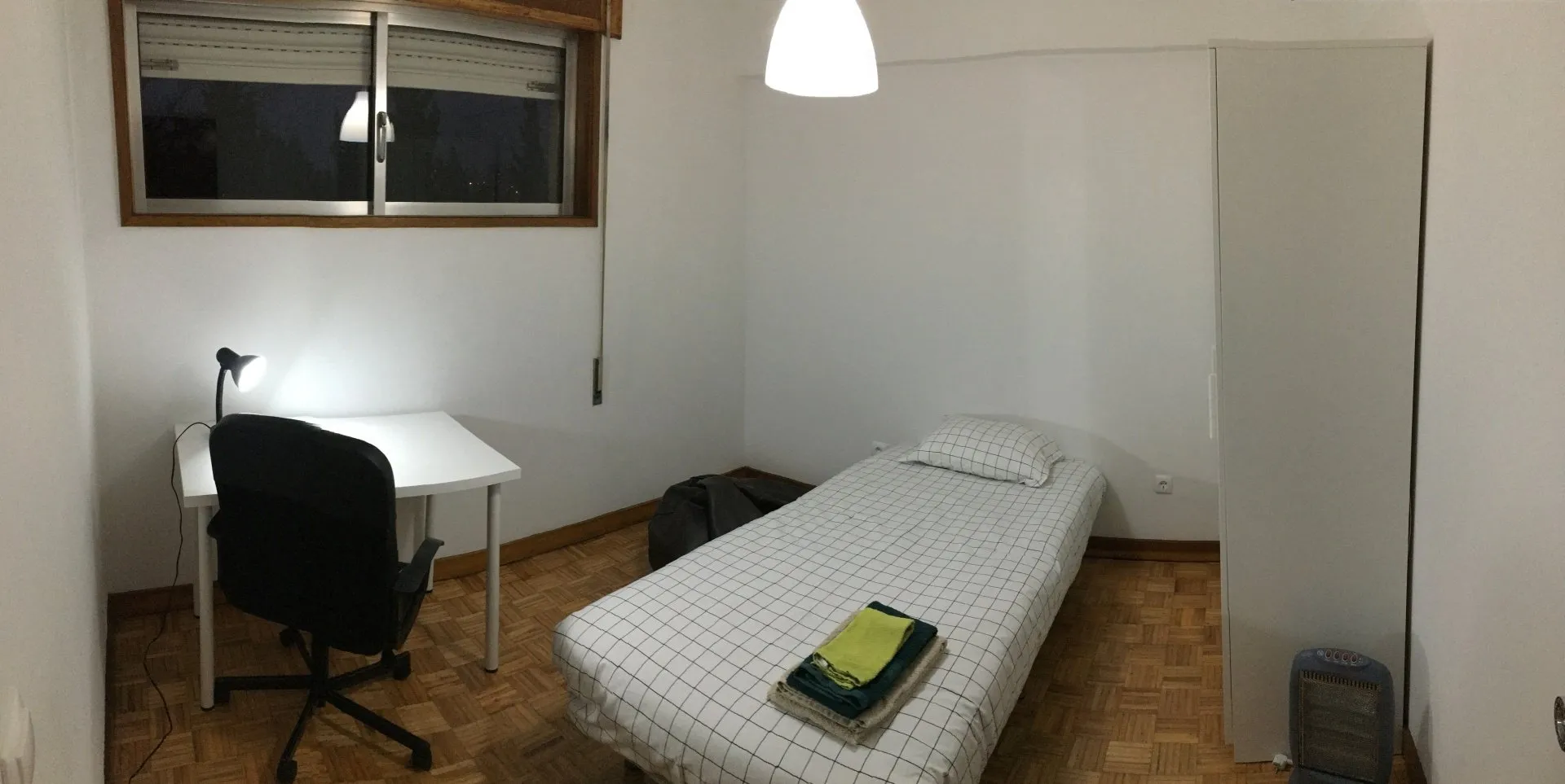 Room 4 in porto – photo 1 of 4