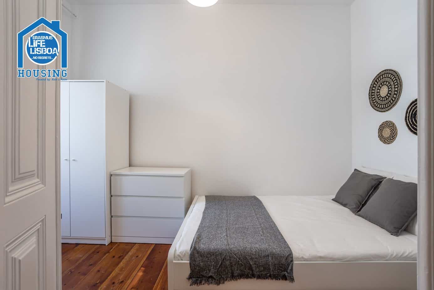 Light-Filled Room 1 – Santos-o-Velho in Santos-o-Velho, lisboa – photo 5 of 19