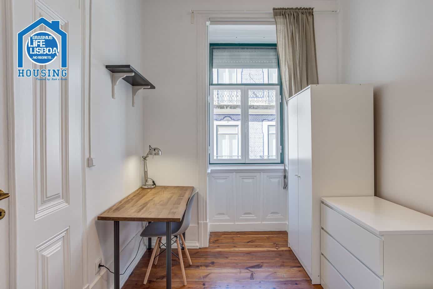 Light-Filled Room 1 – Santos-o-Velho in Santos-o-Velho, lisboa – photo 4 of 19
