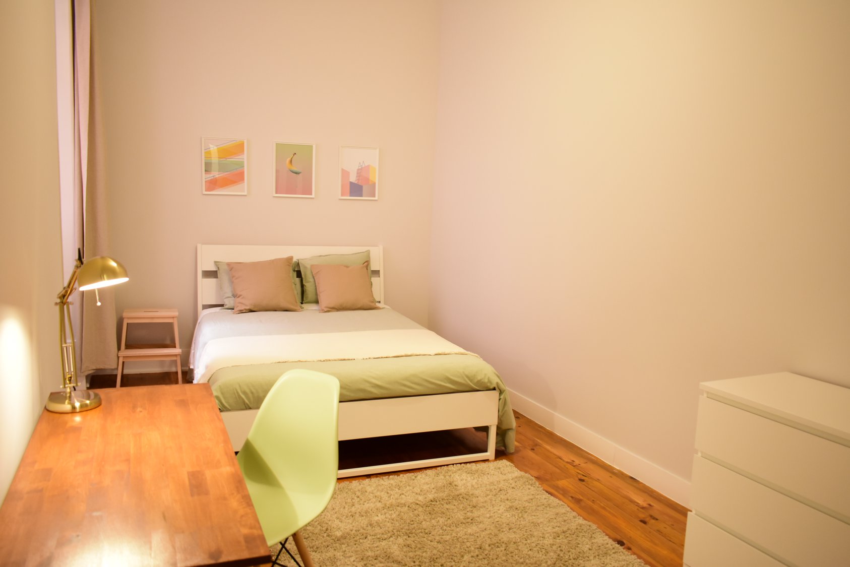 Modern Room 3 with Ample Space & Storage em lisboa – foto 1 de 3
